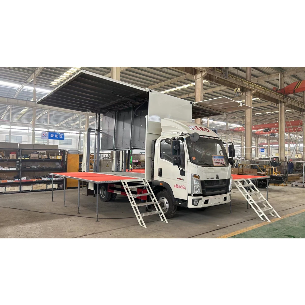 Sinotruck howo Gospel Crusade Mobile Music Stage Truck