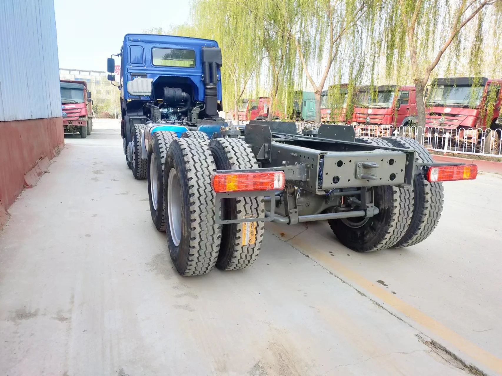 Used HOWO Truck 8X4/6X4 Sinotruk Tipper 12 Tires 12wheel 50-70 Tons mining Truck Used Dump Truck