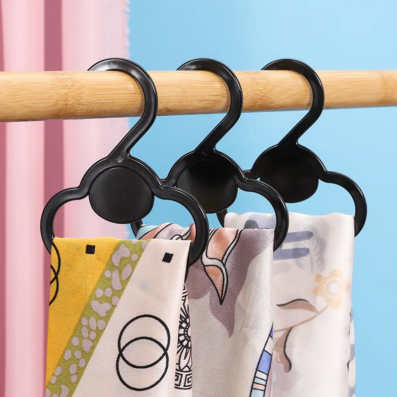 clear black white plastic circle round clothes hanger for scarf tie display  Suitable for underwear bikini display stand