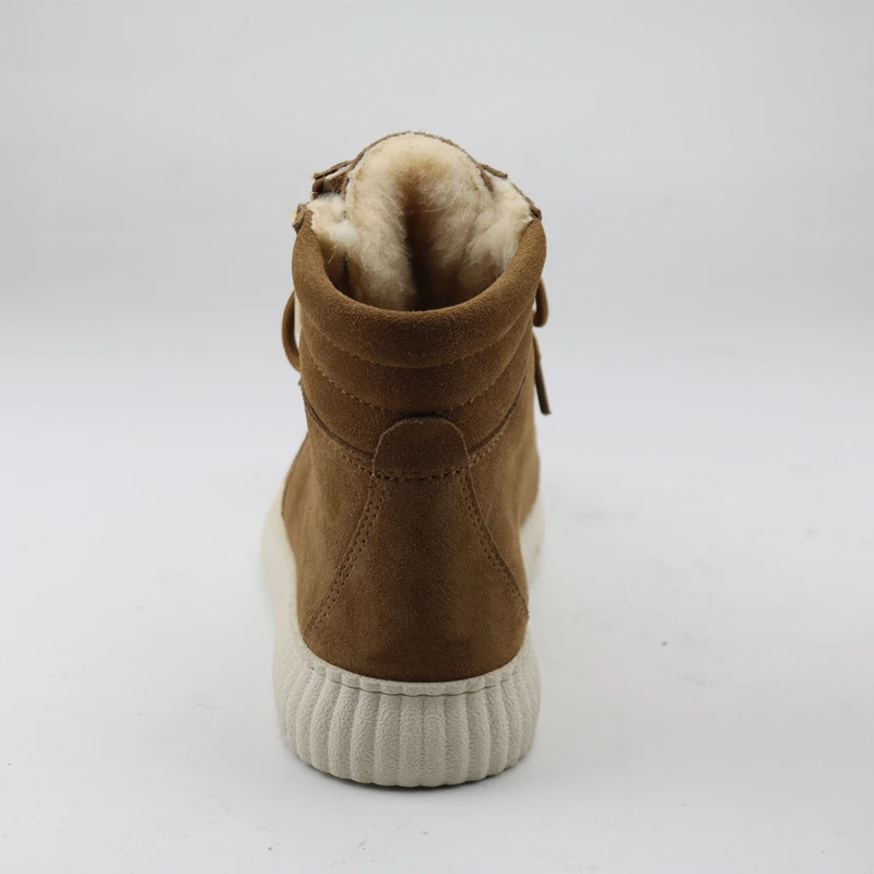 Замшевые короткие ботинки каштанового цвета на шнурках