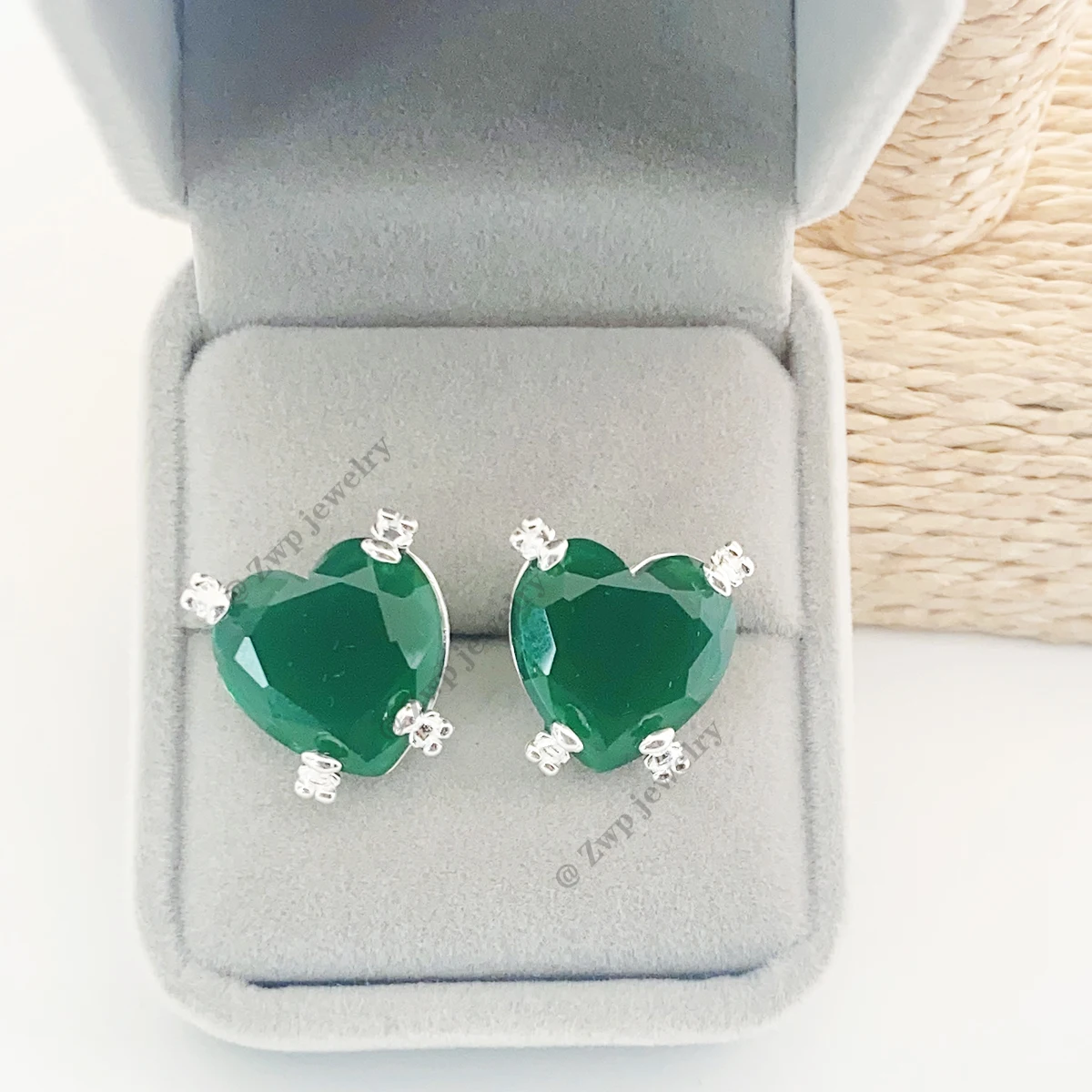 2023 New Touses 925 Sterling Sliver Green Chalcedony Heart Faceted Earrings Rings Pendant With Bear Claws Women Luxury Jewelry