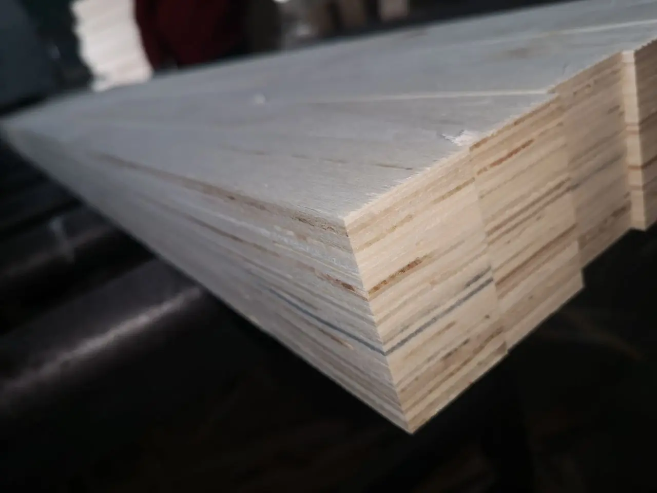 Pine core LVL Timber beams / lvl lumber /Laminated veneer lumber lvl for formwork/pallet /furniture /door