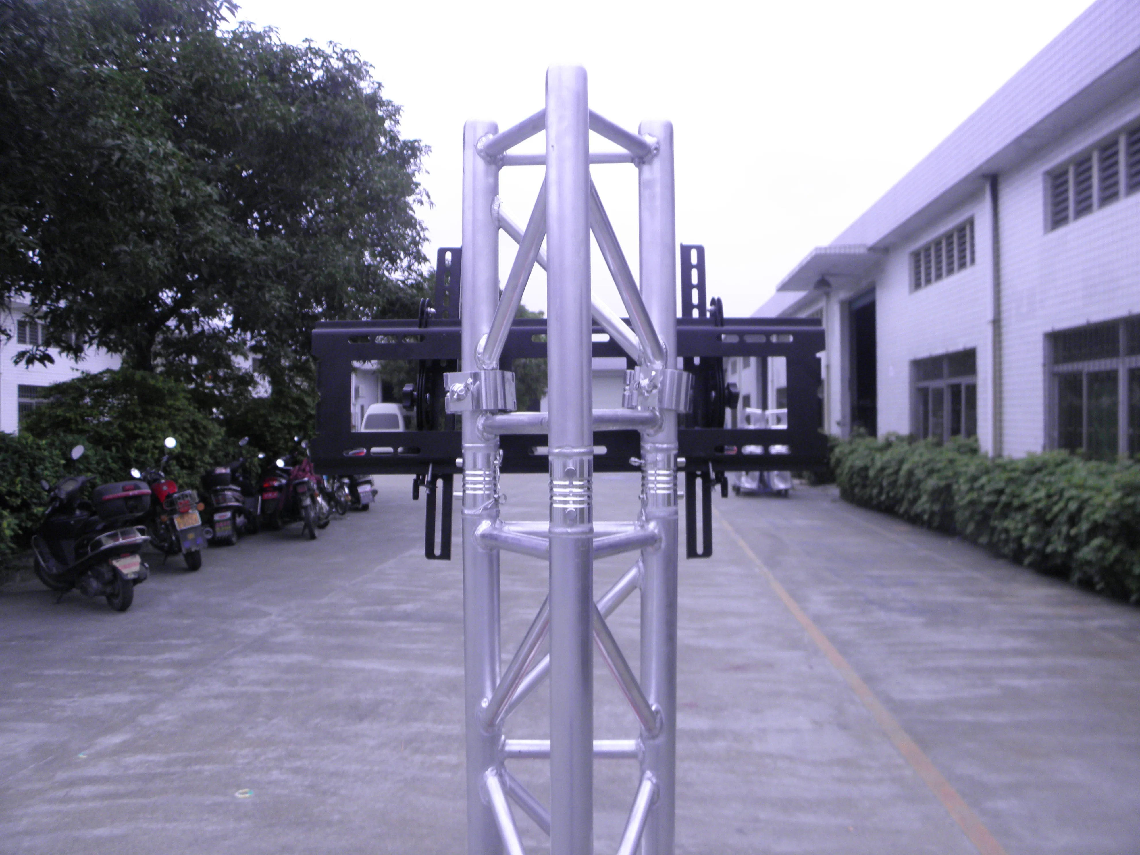 Trade Show Equipment Aluminum Triangle Truss TV Stand