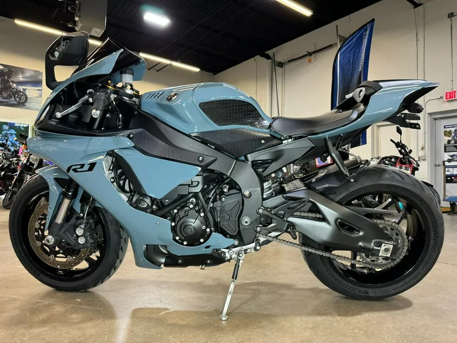 RideNow BIKES  2023-2024 Yamaha YZF R1 Motorcycles Dirt bike motorcycle