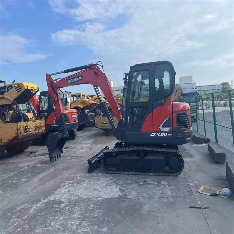 South Korean second-hand 6-ton crawler excavator,  used  Doosan DX60 small excavator