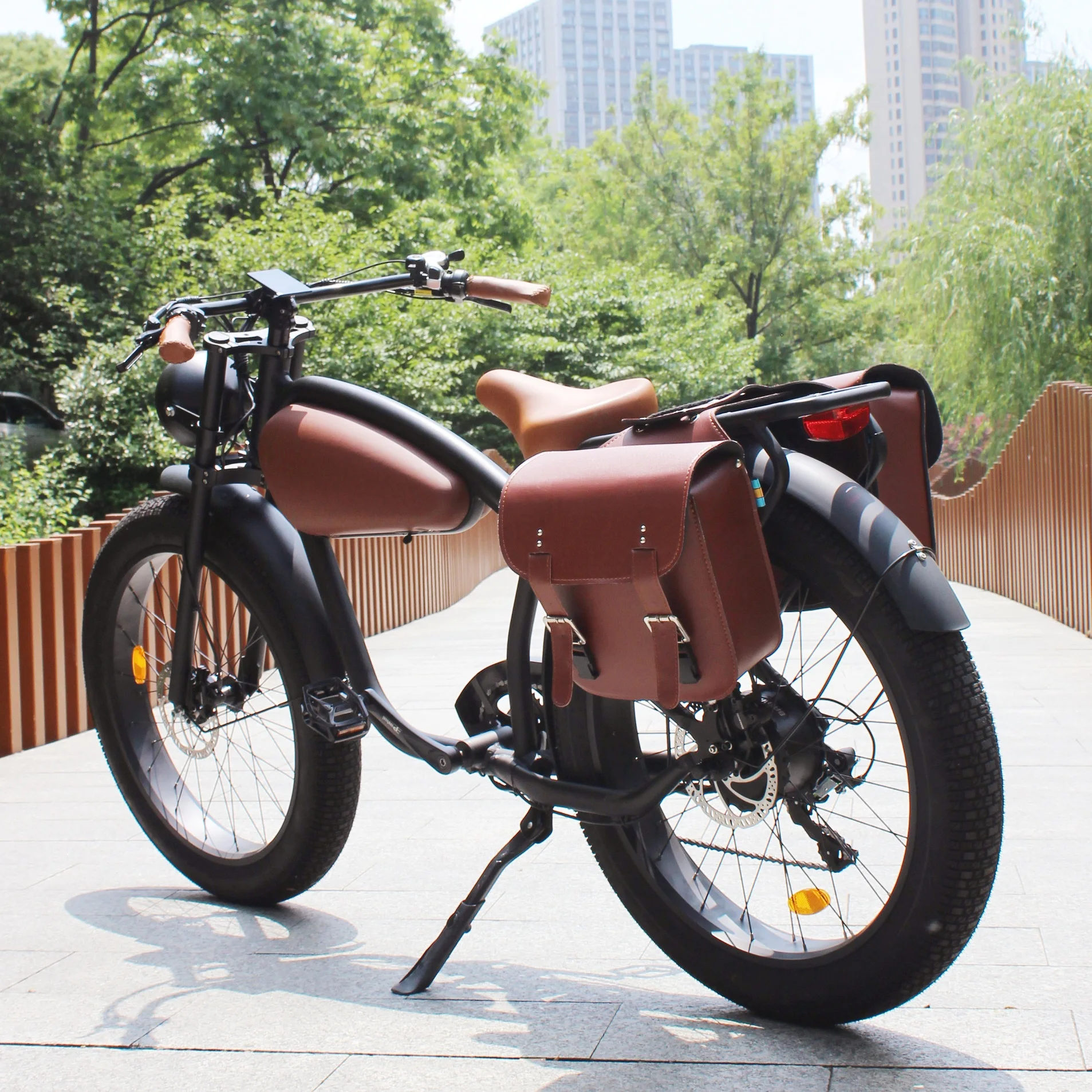Long Range Retro Style Ebike Cafe Racer 350 Watt Retro Cruiser Vintage Fat Tire Electric Bicycle Cheetah E Bike Vintage Chopper