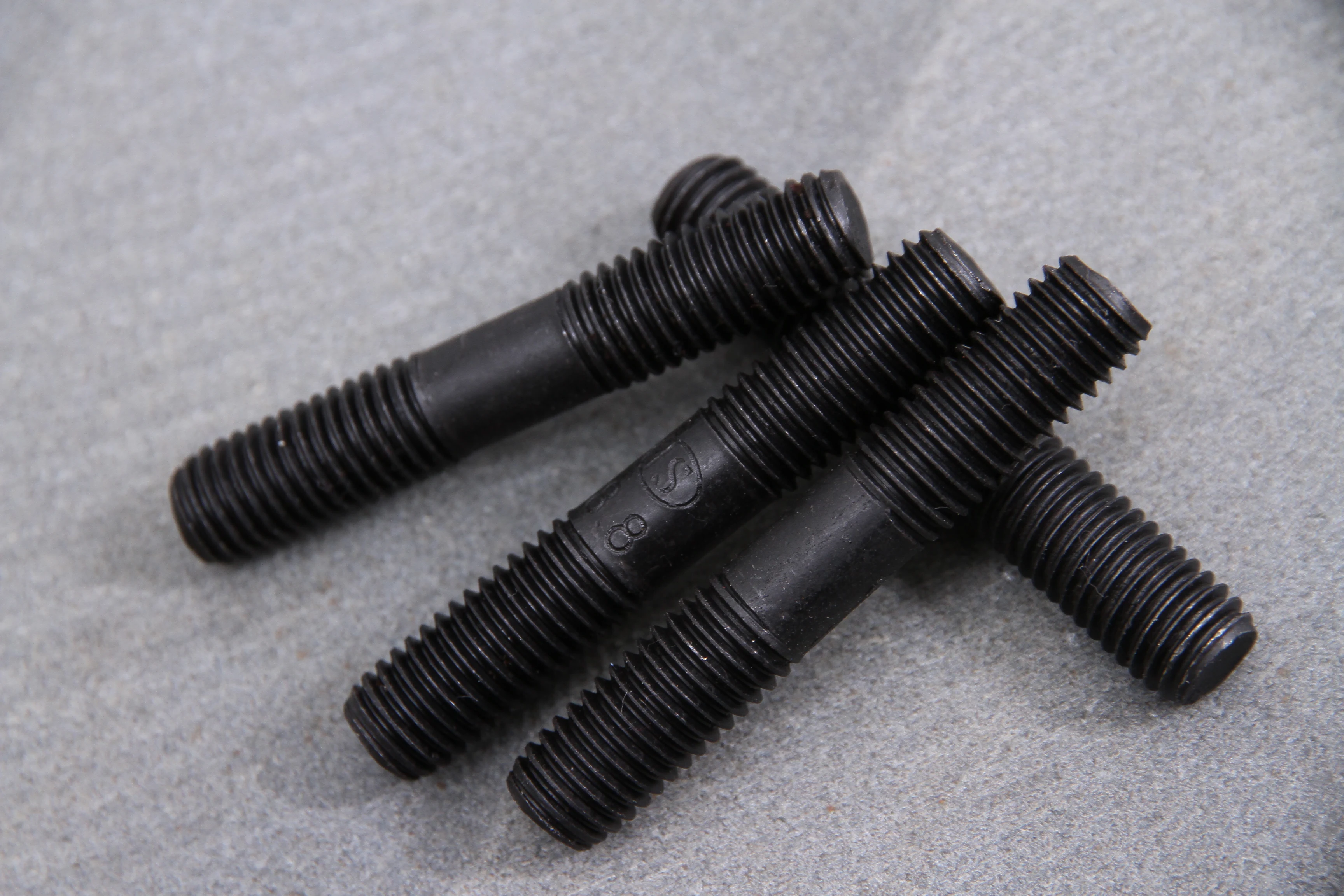 Wholesale 3/8 Carbon Steel Stud Bolt with Hex Nut 10.9 & 12.9 Finish Black and Zinc Terminal Stud Bolt