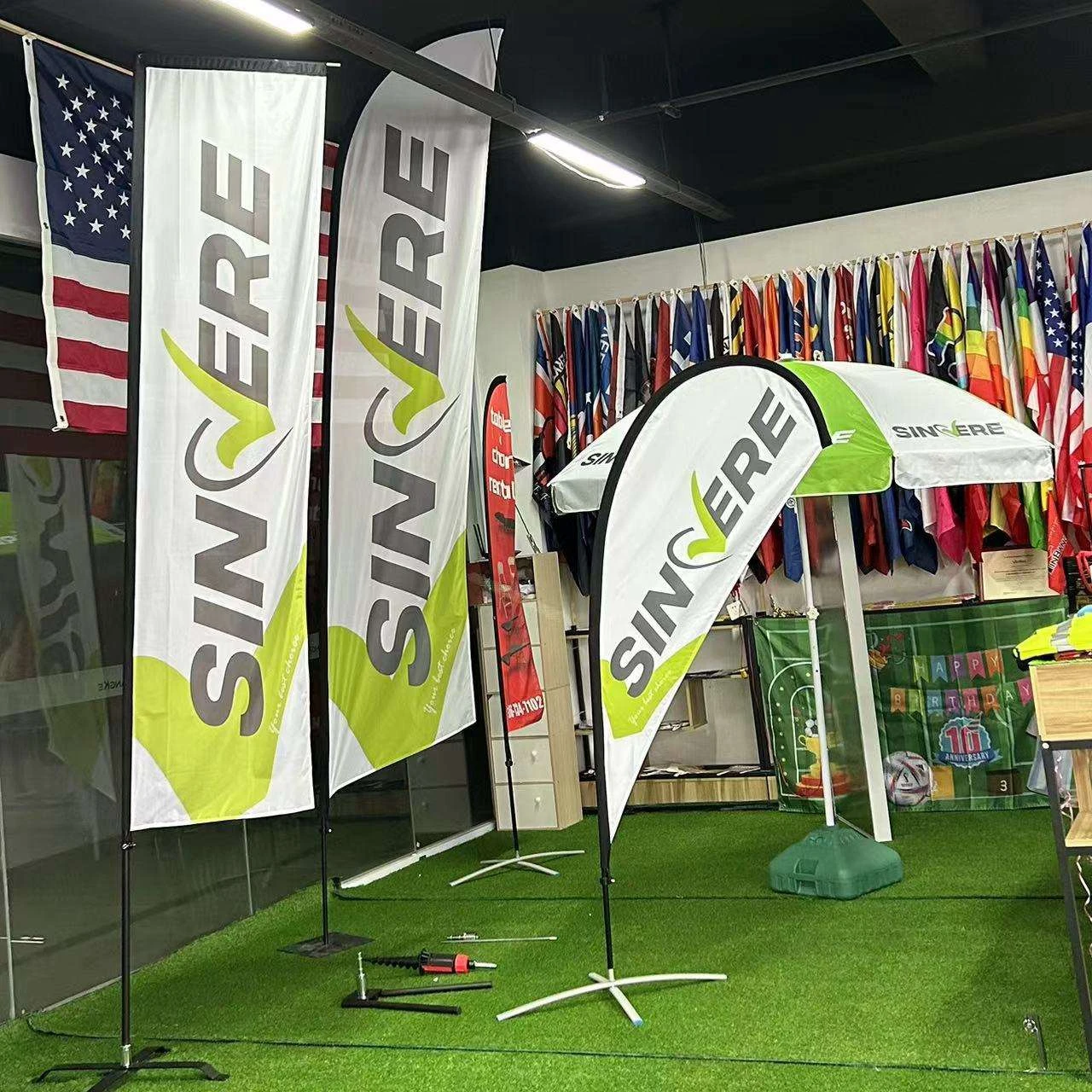Flag Factory Wholesale Flying Beach Flag Banner Promotional Advertising Wind Outdoor Custom Feather Flags