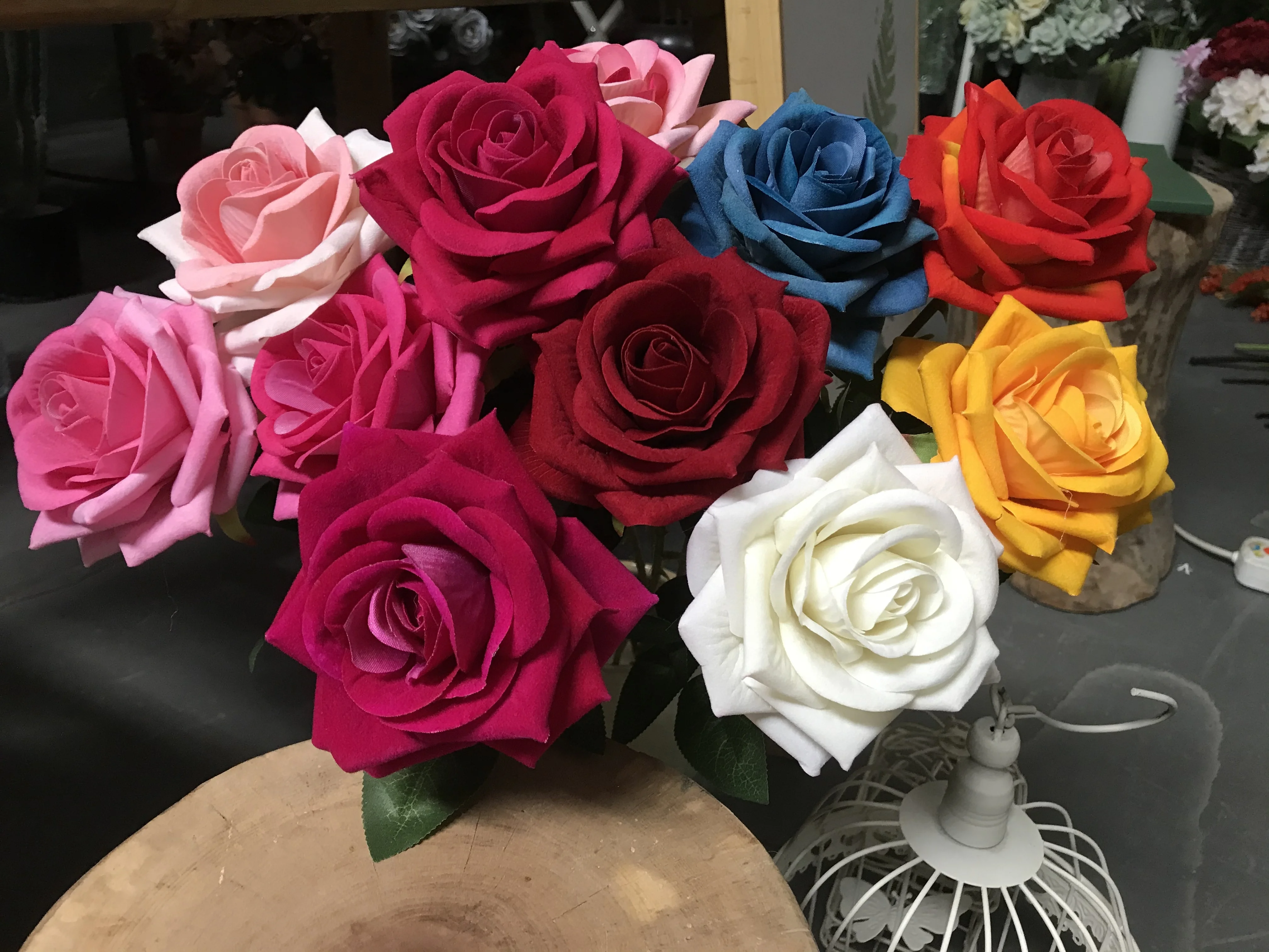 QiHao Wholesale Single Stem Nylon Flowers Artificial Flannel Velvet Rose Flower for Wedding Decoration