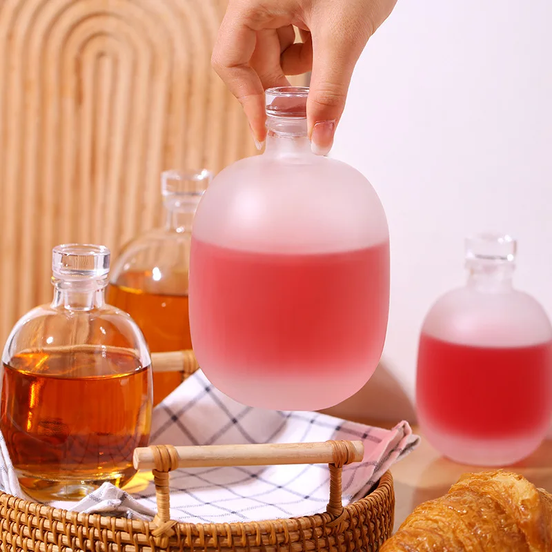 Customized 250ml 500ml Transparent Frosted Heavy Bottom Boston Liquor Beverage Fruit Wine Glass Bottle With Cork
