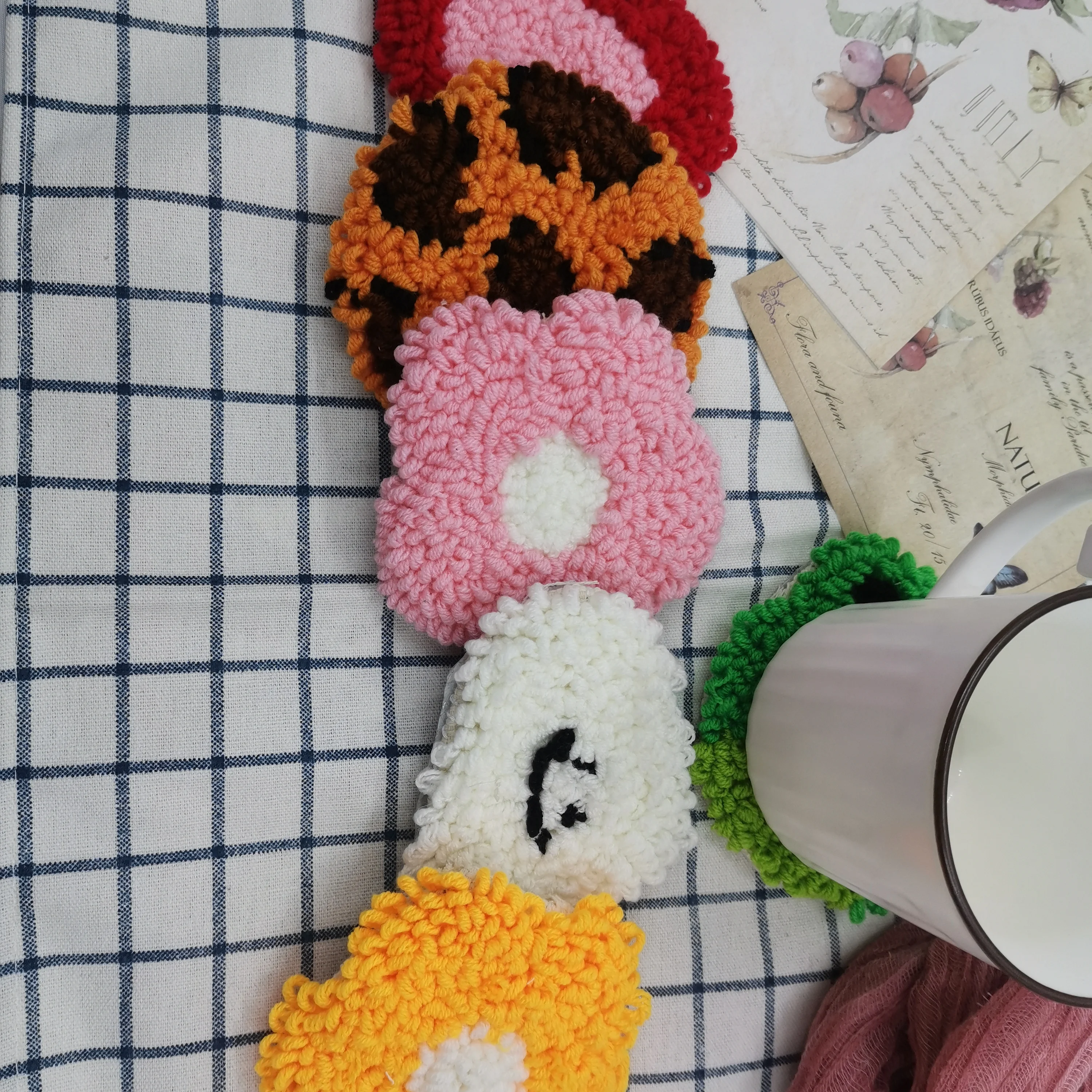 Wholesale High Quality Punch Needle Handmade Kitchen and Dining Mug Rug Drink Coasters