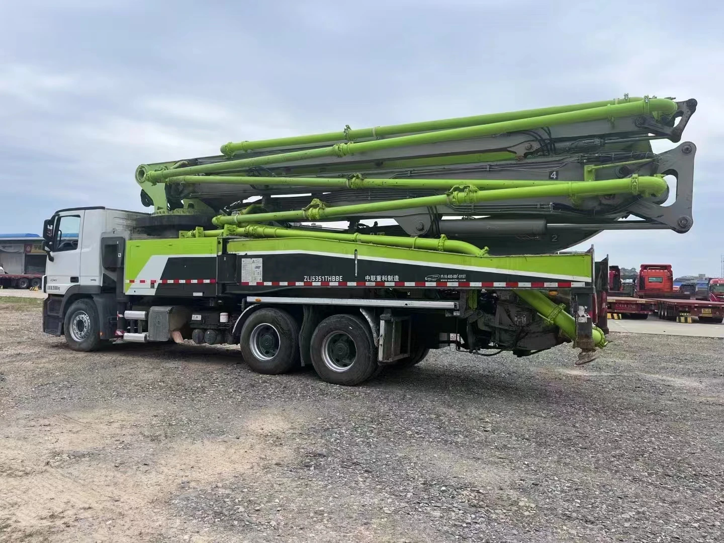 Stock used 19 years Zoomlion Mercedes Benz 52 meters used high productivity 180M3/H concrete pump trucks