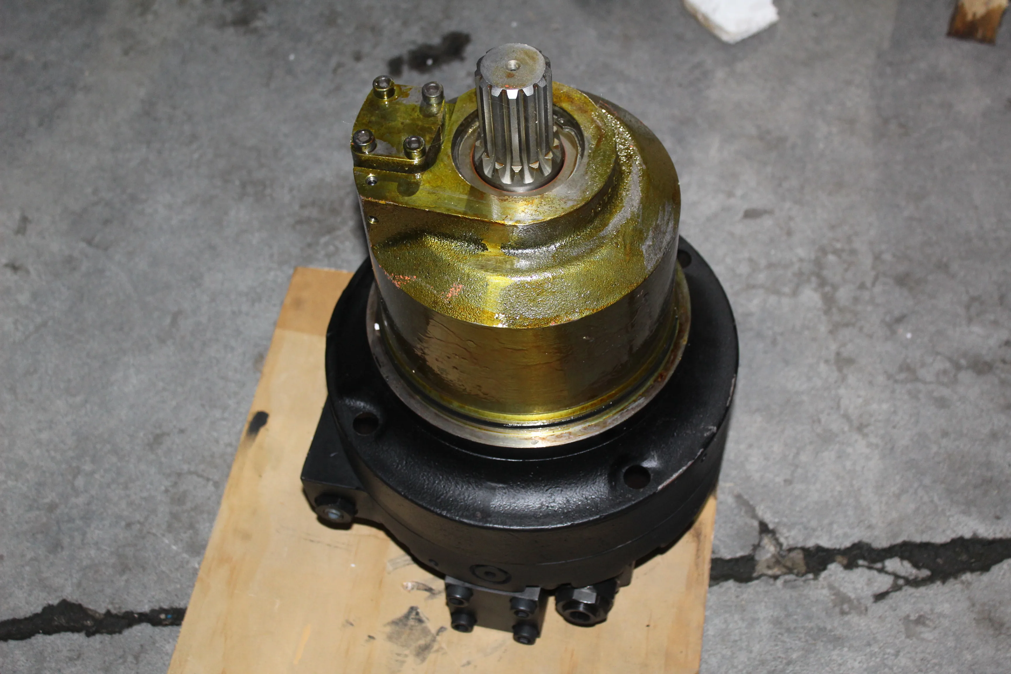 Belparts excavator parts E330C E330D travel motor for final drive 1994684