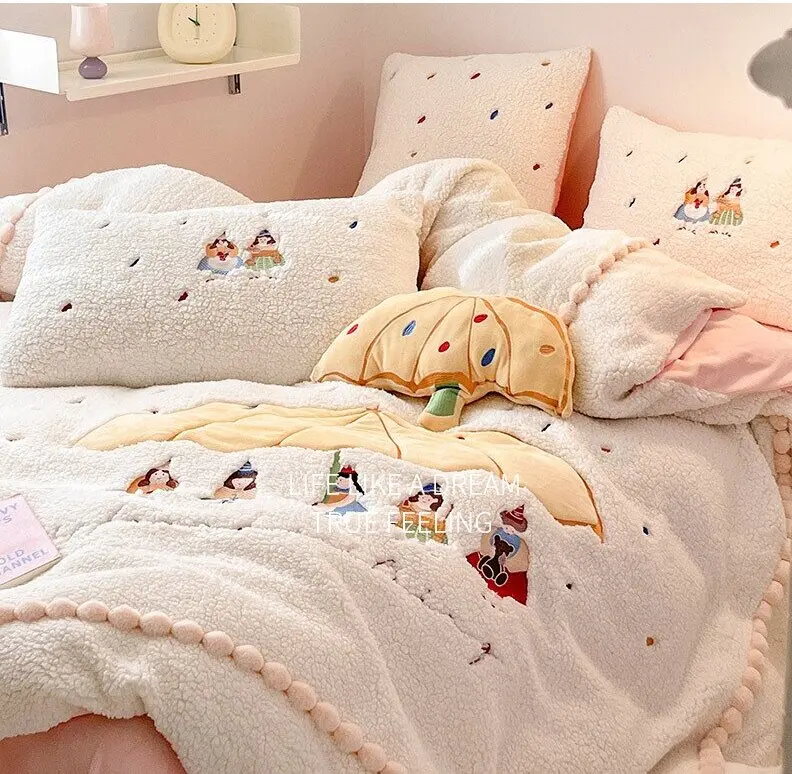 Wholesale Luxury Heart Lamb Plush Milk Plush Thickened Four Piece Set Cute Girl Embroidered Duvet Cover with Plush Bedding