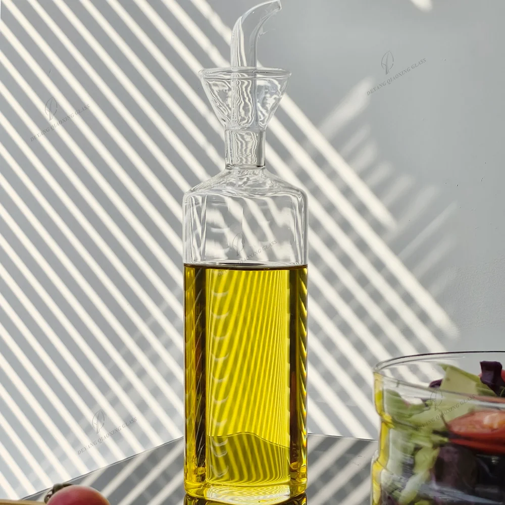 Capacity Suitable Handmade Borosilicate Glass Cooking Oil Pot Set Oil Keeper Kitchenware with Glass Flexible Spout