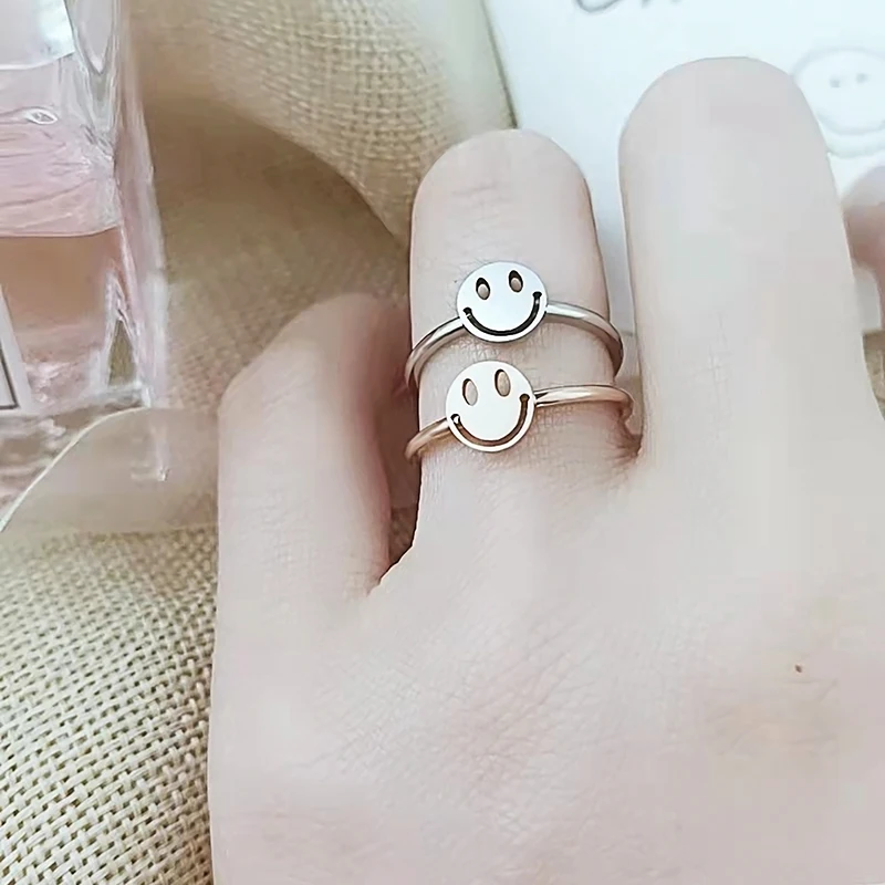 Japanese and Korean version of the smiling face ring female simple sweet and cute creative thin tail ring