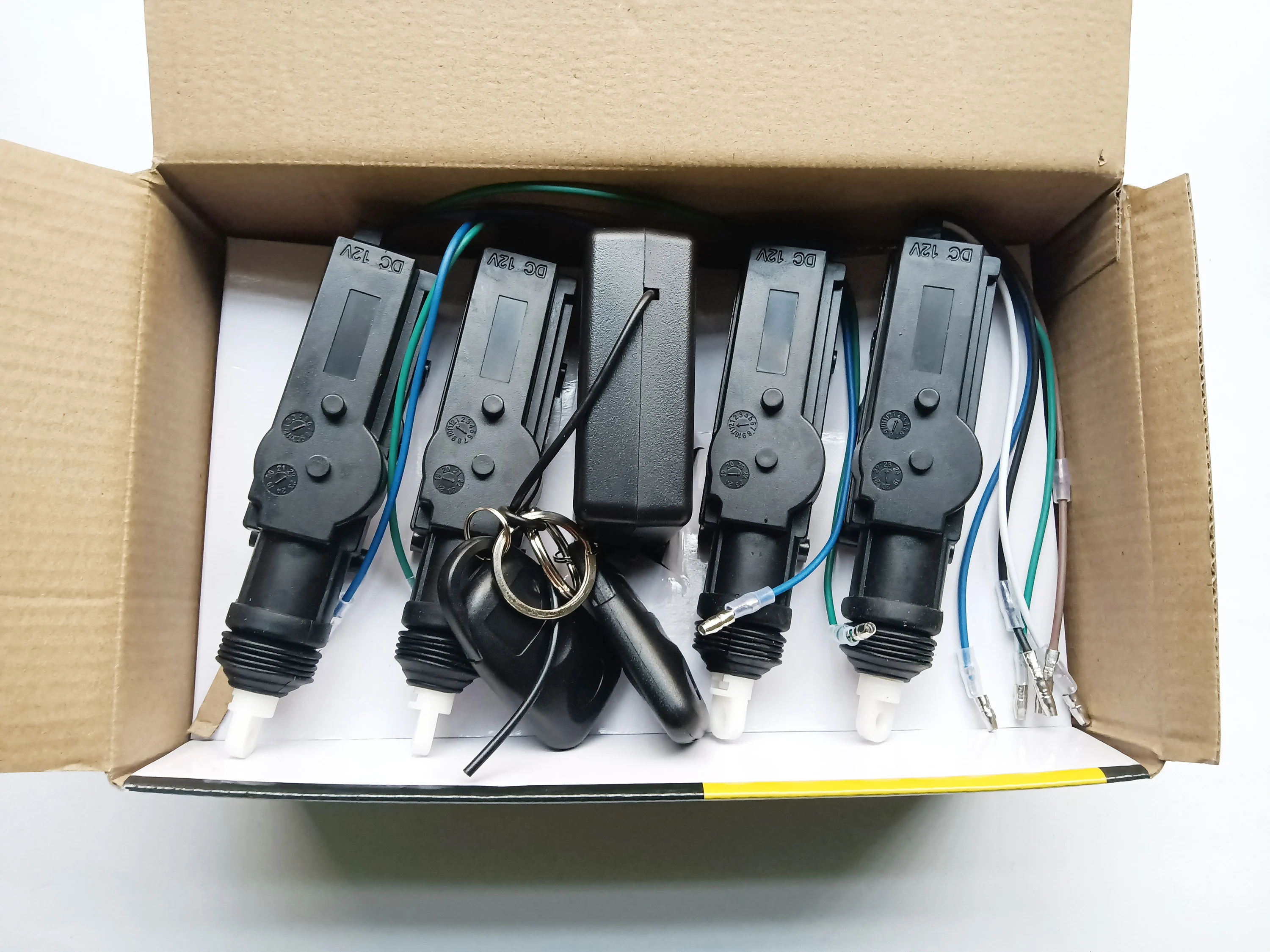 Popular wireless remote control lock unlock car door open kit center locking REMOTE CENTRAL DOOR LOCK KIT with actuators System