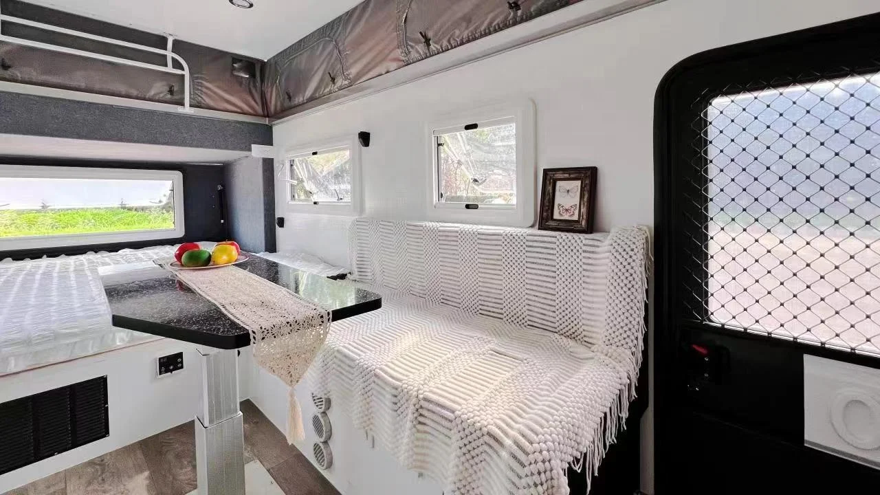 Longhe 15FT RV Motorhome Off Road Pop Top Caravan