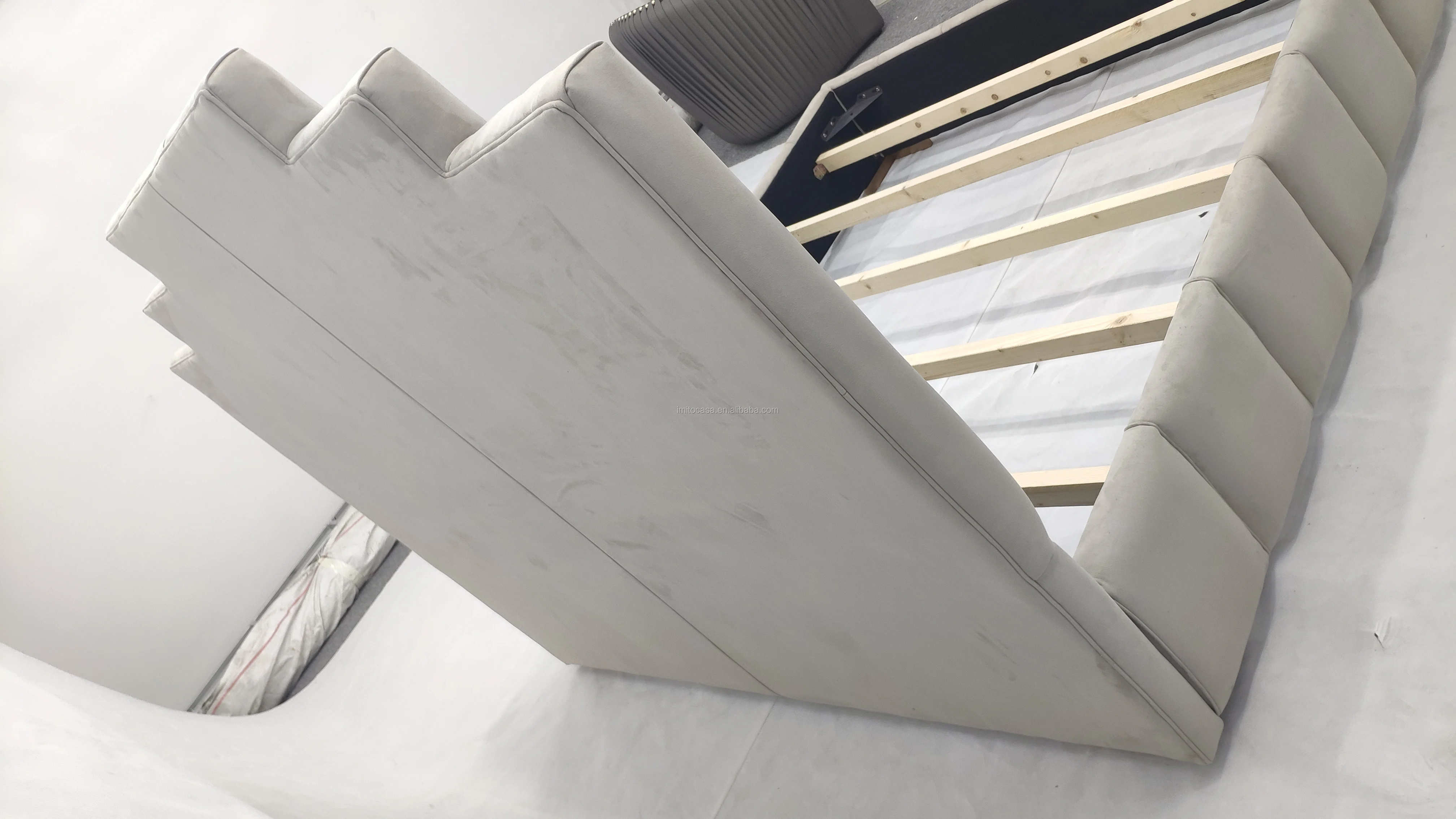 New Design Modern American Bedroom Furniture King Size Upholstered Bed Quality Simple Design Beige Velvet Double Bed For Hotel