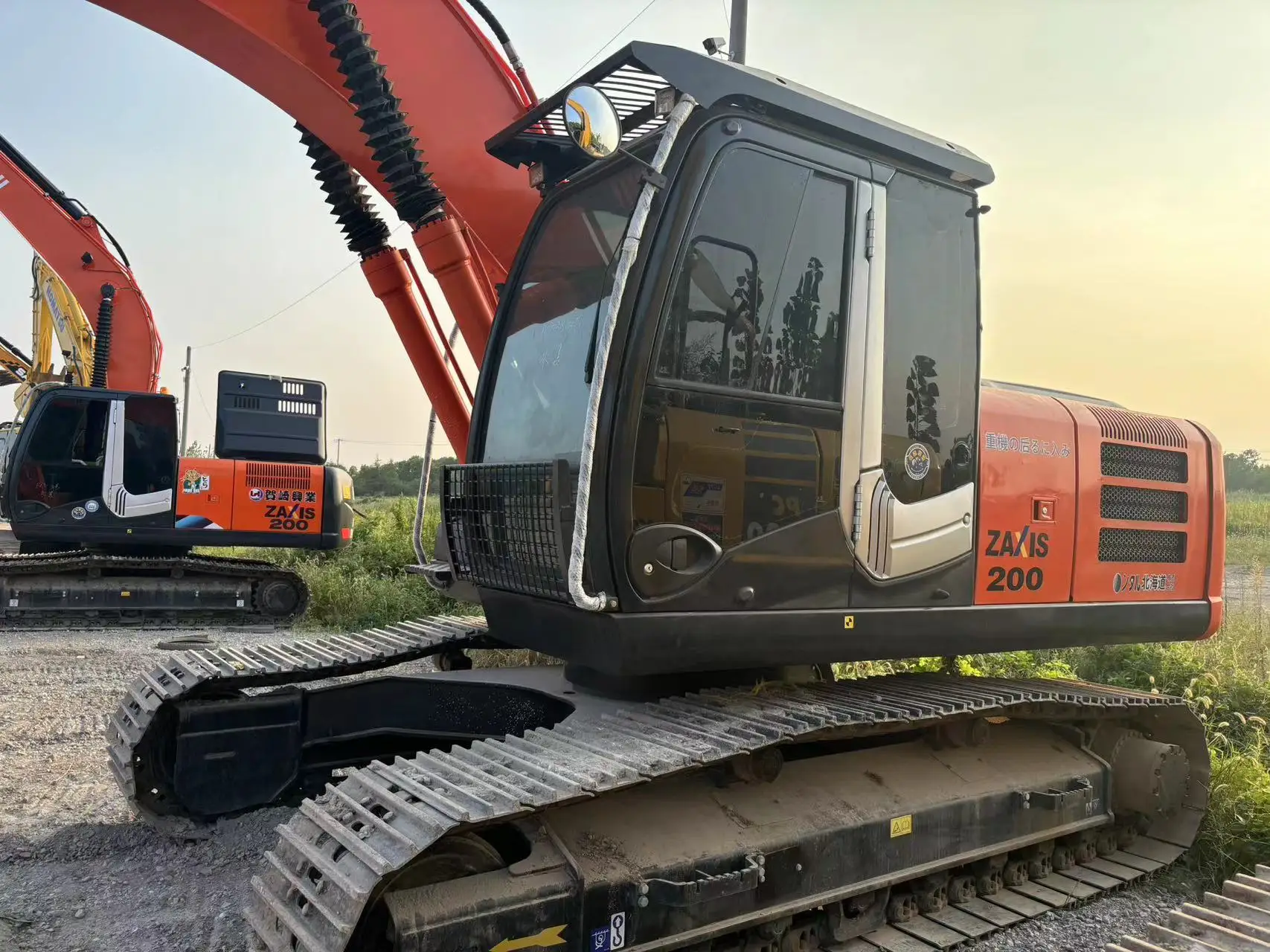 mini cheap Excavator Used Hitachi 200 Excavator