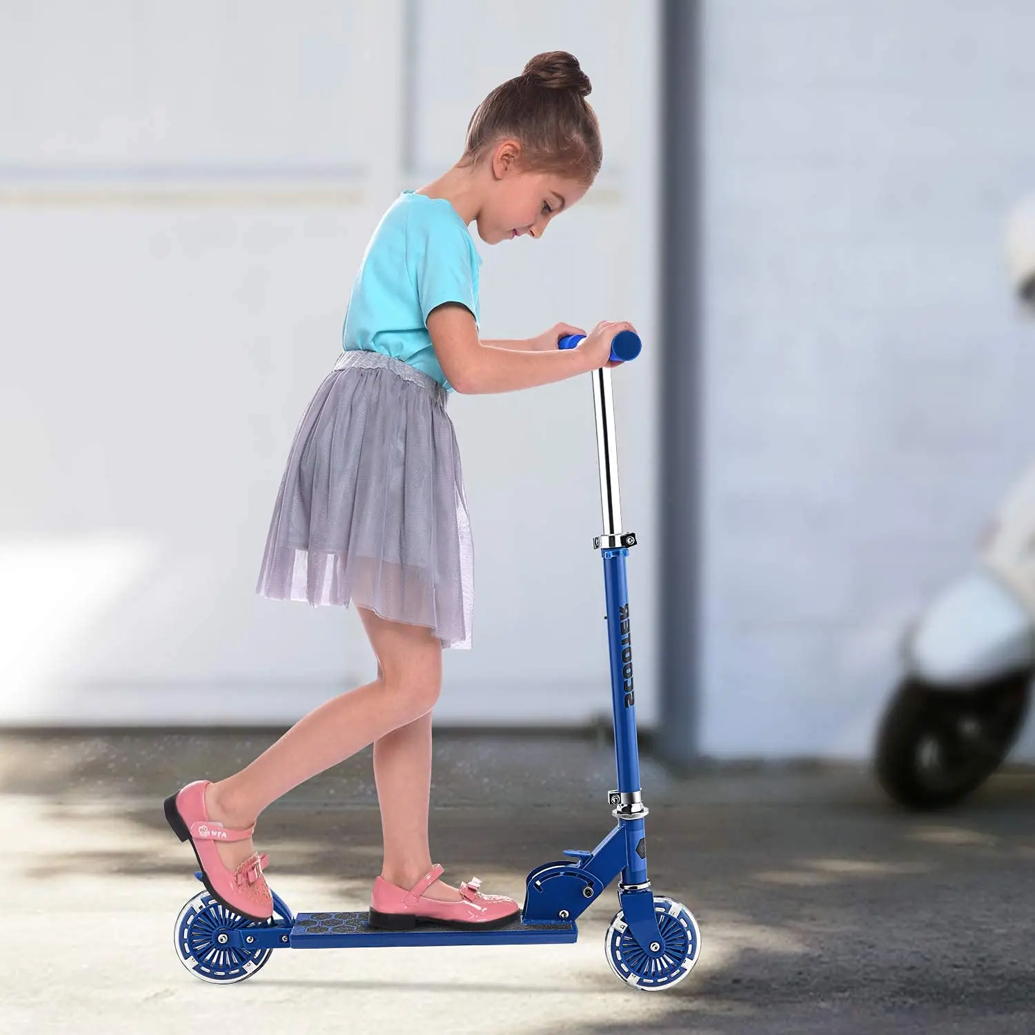 Scooter for Kids with LED Light Up Wheels Adjustable Height Kick Scooters for Boys and Girls Ages 3-12