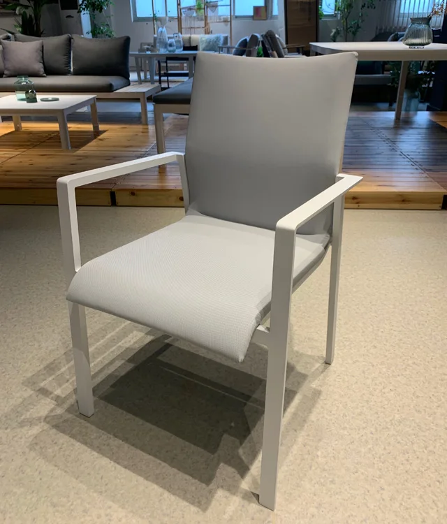 
Высококачественная удобная современная металлическая уличная мебель для обеденного стула с быстросохнущей пеной внутри 