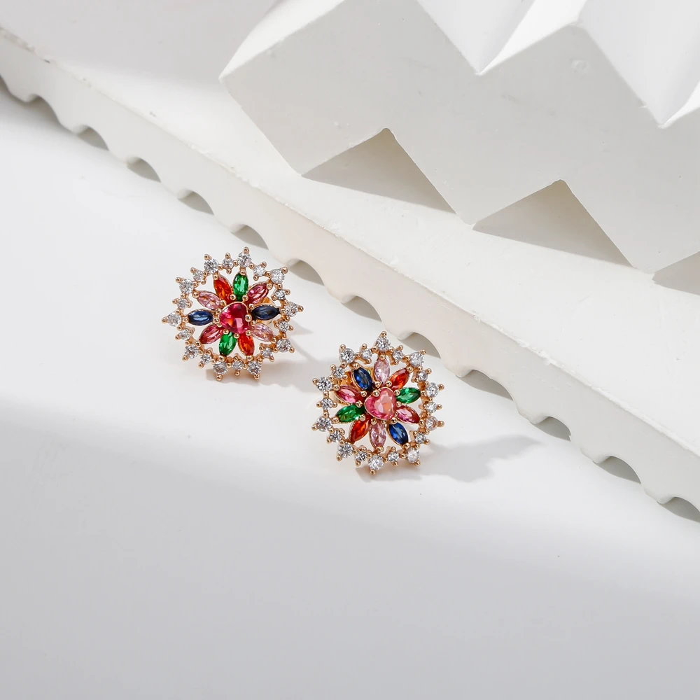 Hongtong Latest Design Flower Shiny Zircon Delicate Glassy Fashion Women Jewelry Party Gift Stud Earrings