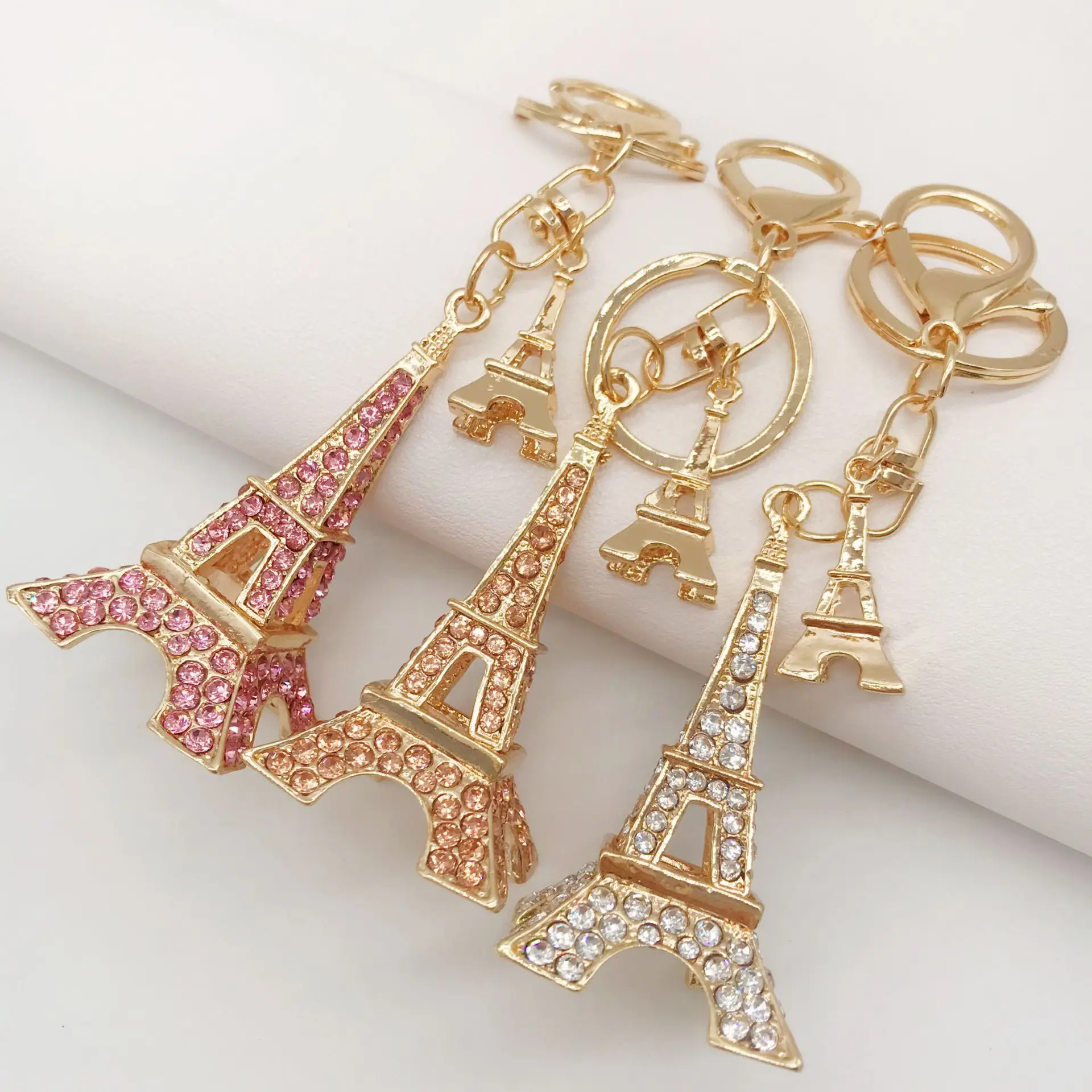 Металлические брелки с