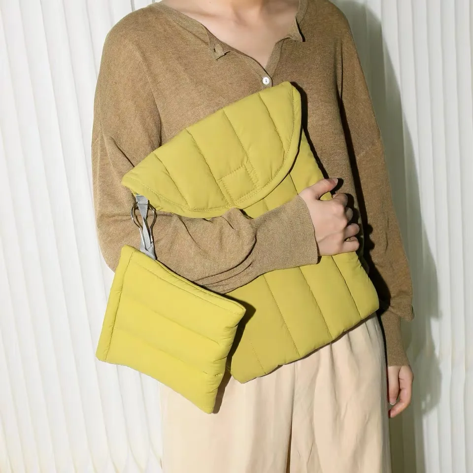 Fashion trendy Light weight Puffy Bag laptop carrying case laptop case with pouch