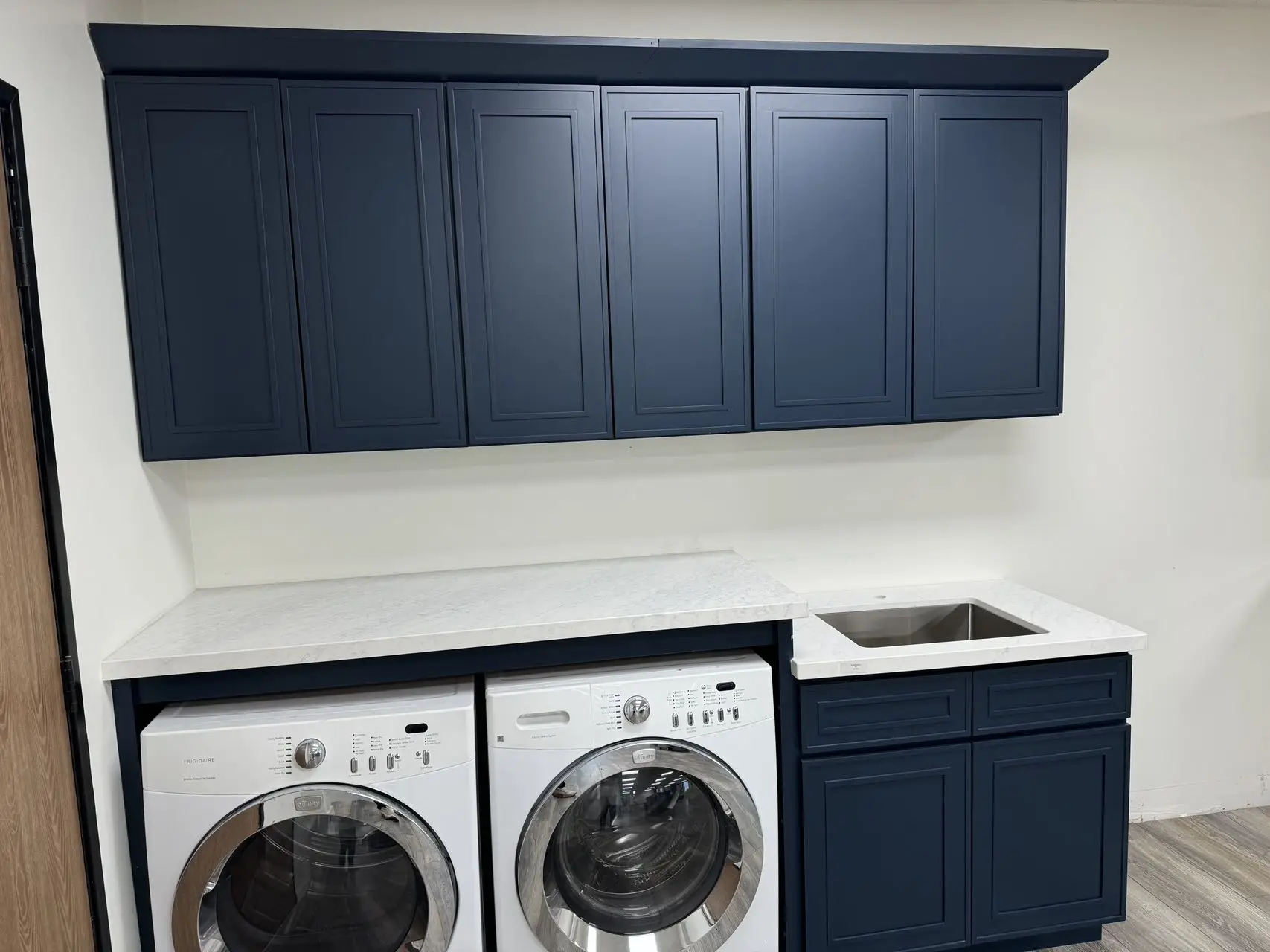 Factory Direct Price Plywood PVC Navy Wooden RTA Cabinet Kitchen Pantry Cabinets Export from Vietnam