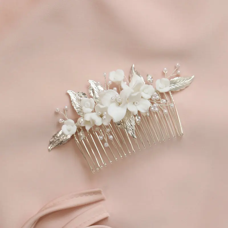 Handmade Pearl Beaded Flower Bridal Hair Comb Delicate Gold Color Leaf Rhinestone Tiara Wedding Accessories