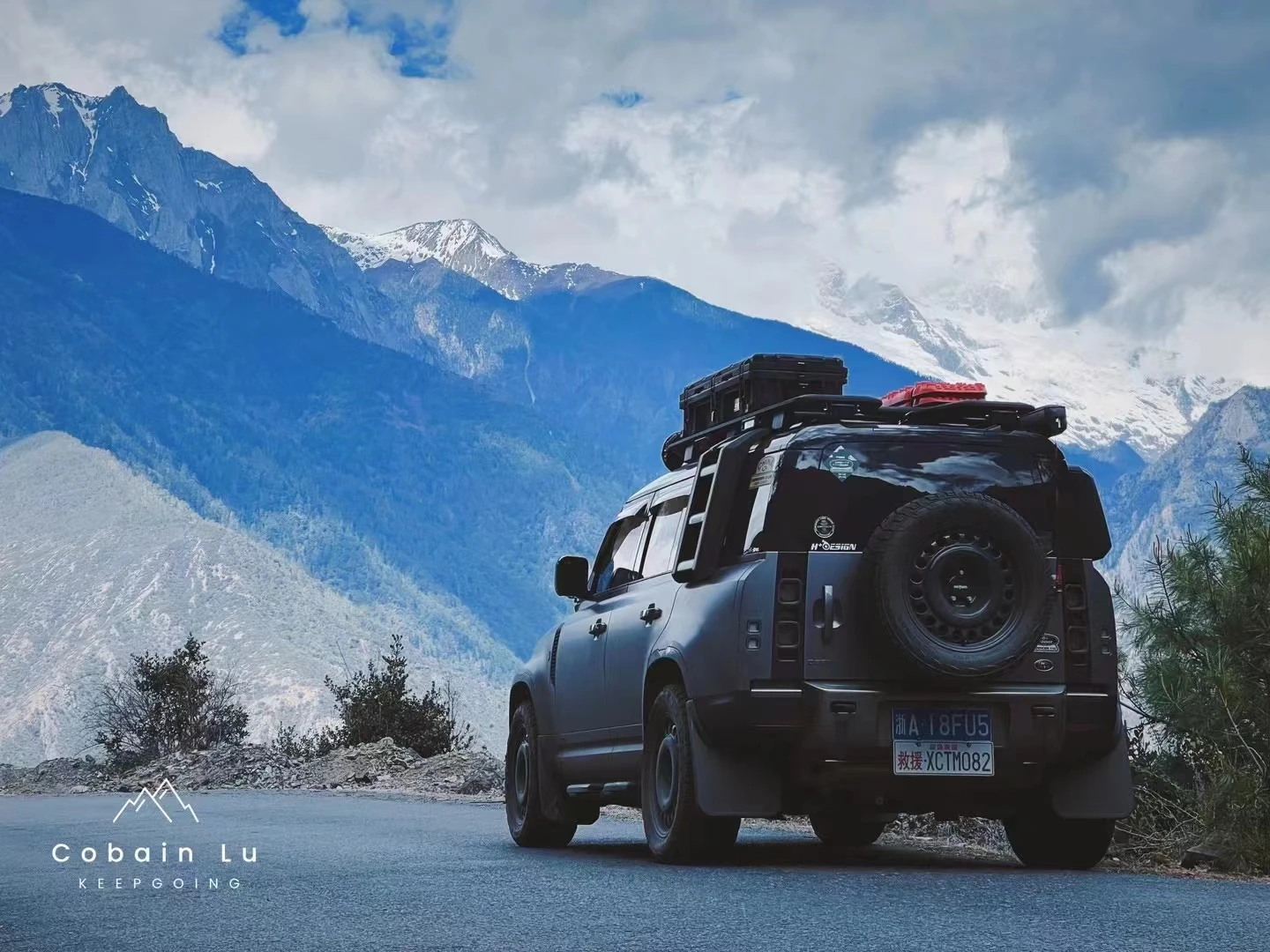 Outdoor Camping Multi-Functional Rotoplastic Toolbox 122L Transport Car Roof Luggage Rack Top Storage Box Cargo Box