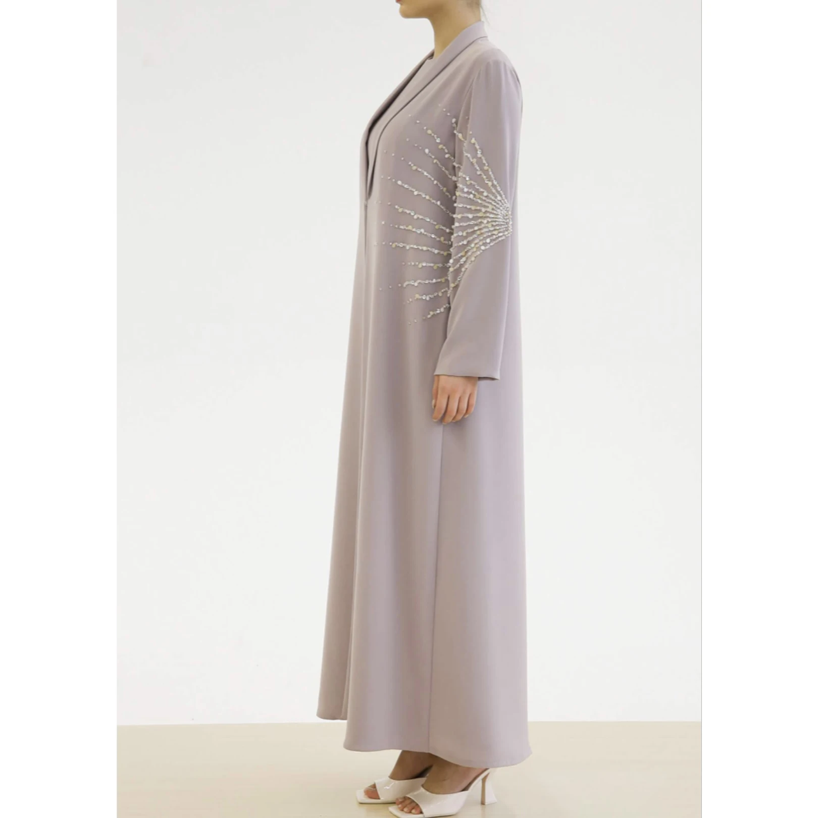 2023 New Modest Elegant Embroidery Sequins Islamic  Latest Islamic Long Sleeve Abaya Dubai design