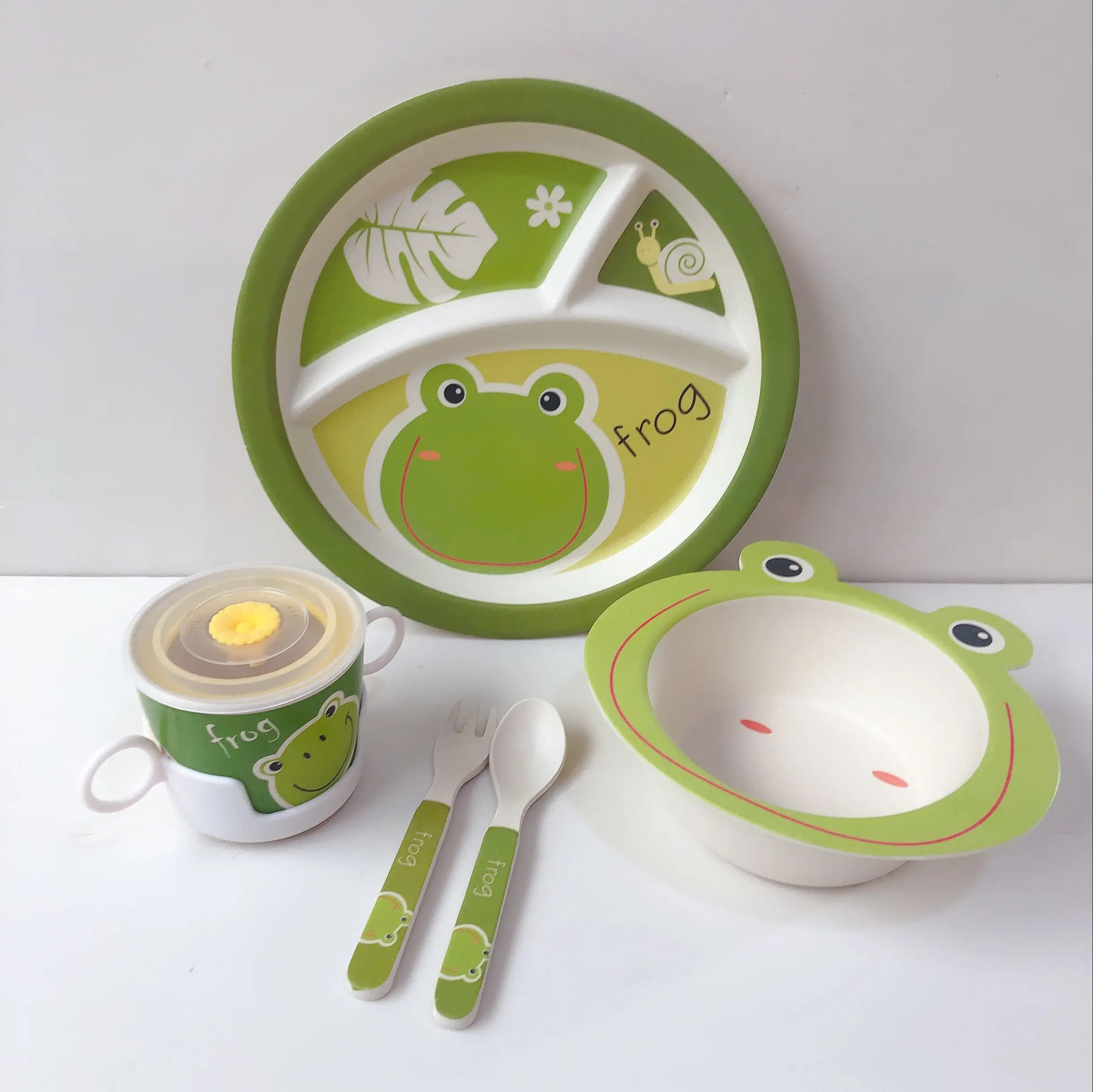 Round wholesale kids cartoon bamboo fiber dinner dish set