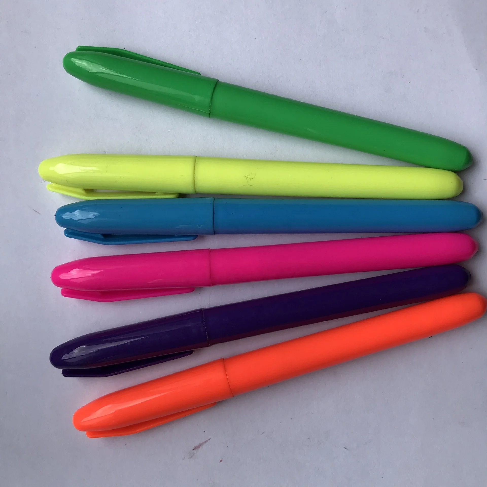 Factory Wholesale 12 Multicolor Drawing Pen Waterproof Marker Pen