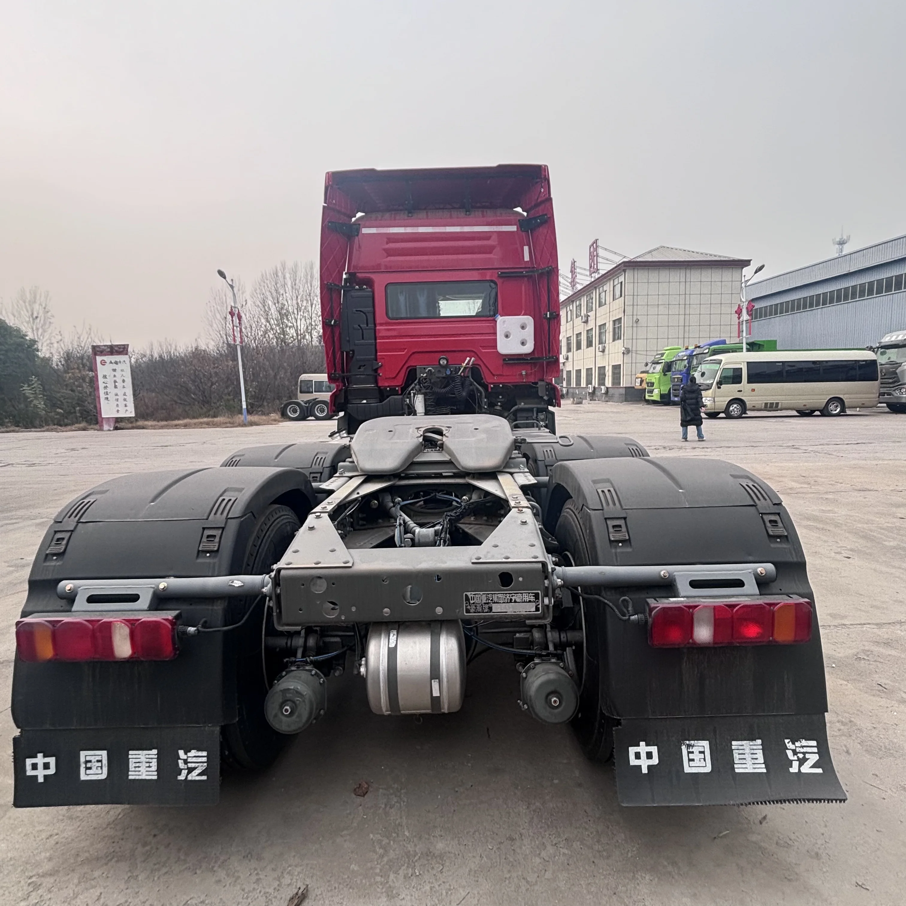 Новый Подержанный трактор Sinotruk Hohan полуприцеп б/у 6x4 10 колес головки тракторов высокого качества