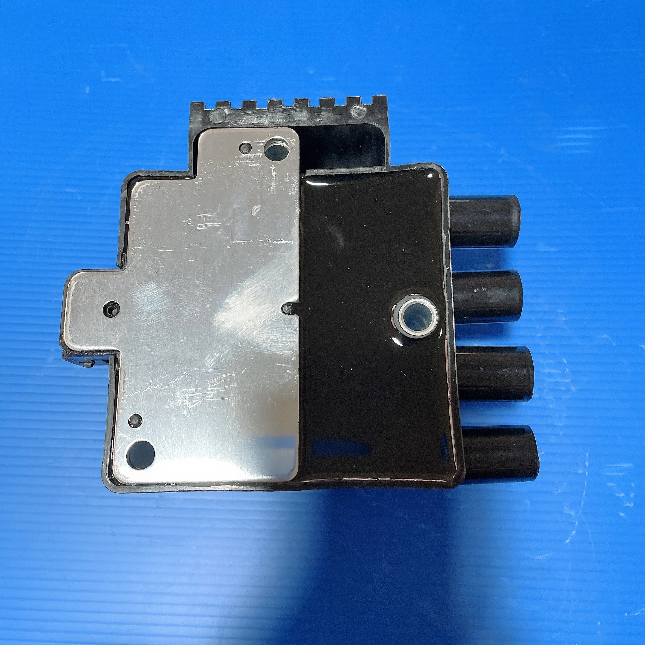 IGNITION COIL FOR GM OPEL 1208063 10457075 1103905