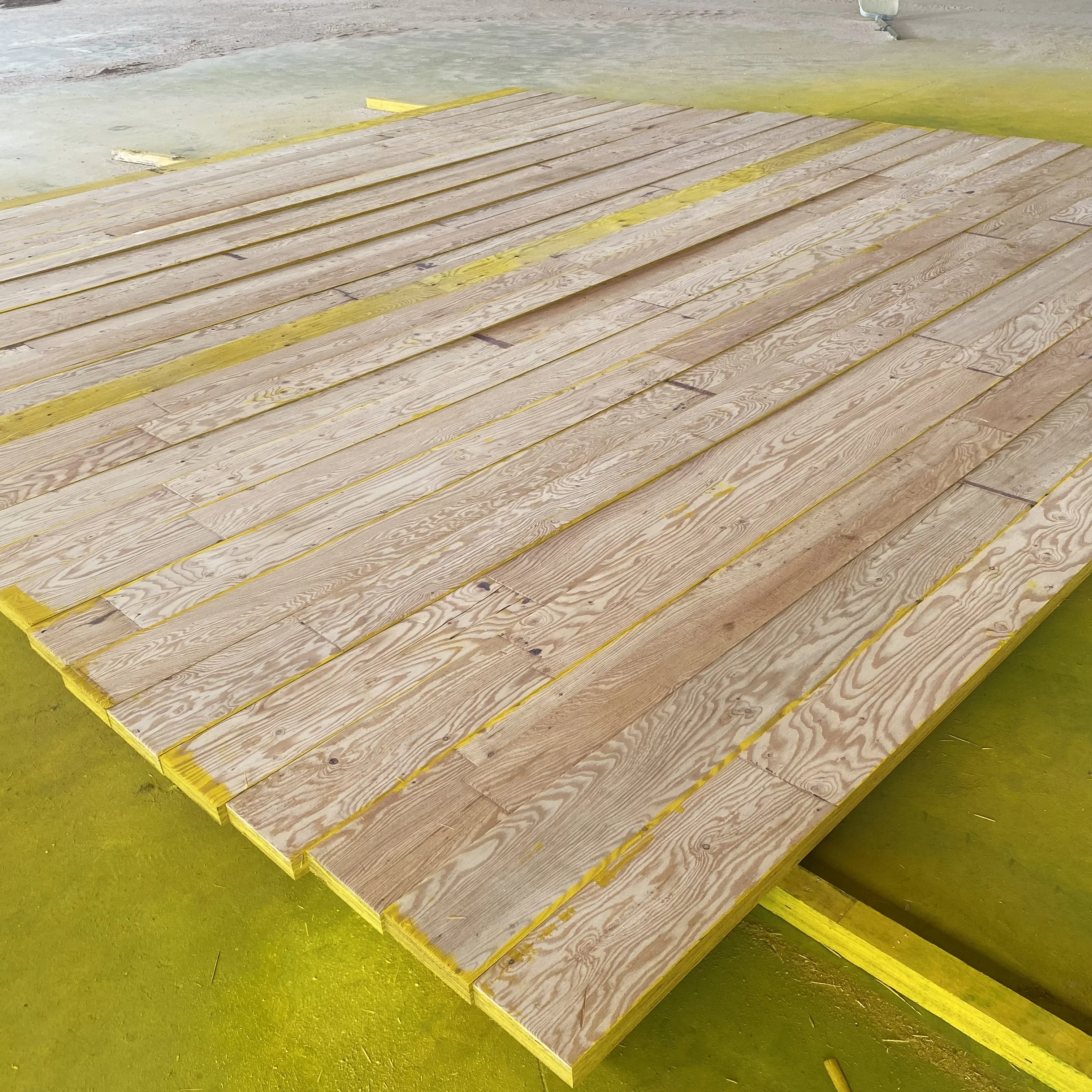 Lvl Beams LVL Building Beam yeluwood Pressure Treated LVL Timber For Sale H20 Structural Laminated Veneer Lumber