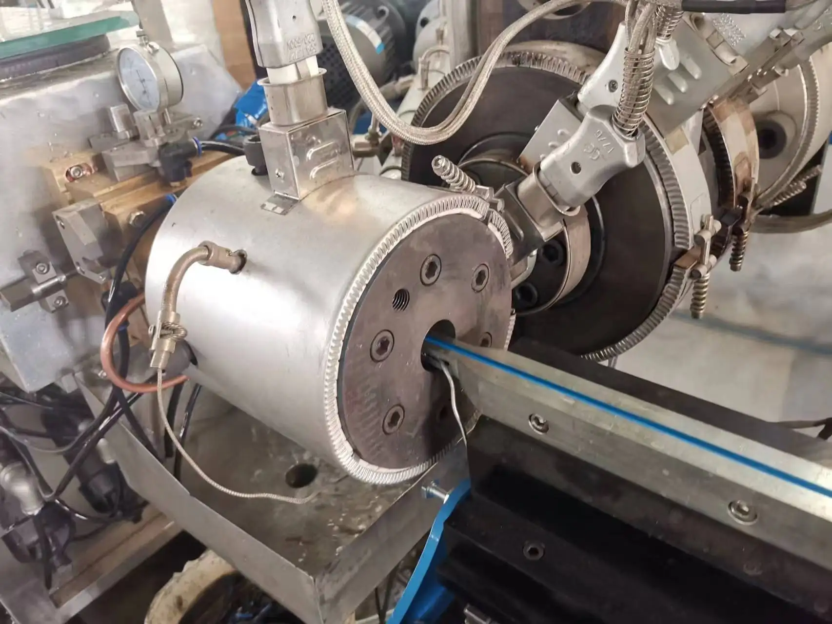 Production line of embedded continuous strip drip irrigation belt   Continuous strip drip irrigation belt