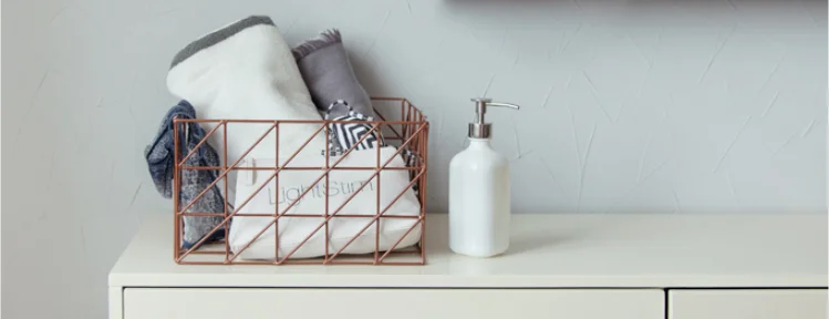 Factory Supply Wholesale Cheap Square Wire Mesh Storage Basket With Fabric Liner For Magazine Newspapers