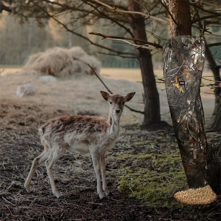 Mydays Outdoor  Durable Lightweight Weatherproof Tree Hugger Gravity Deer Feeder for Wild Animal