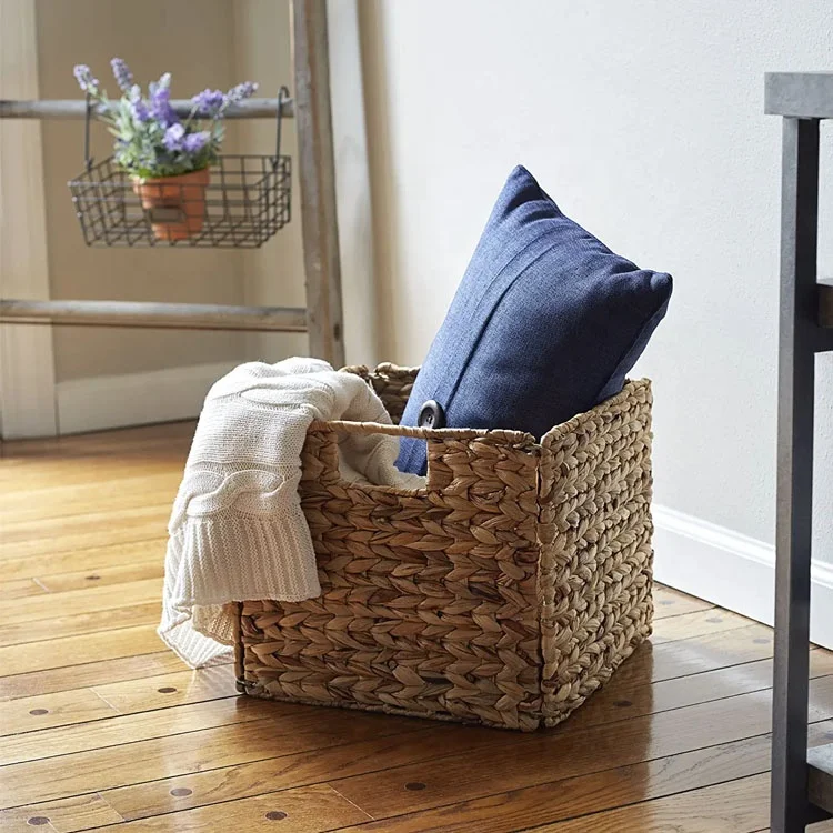 Hot sales Wholesale Rustic Natural Handwoven Wicker Storage Bin for Shelves