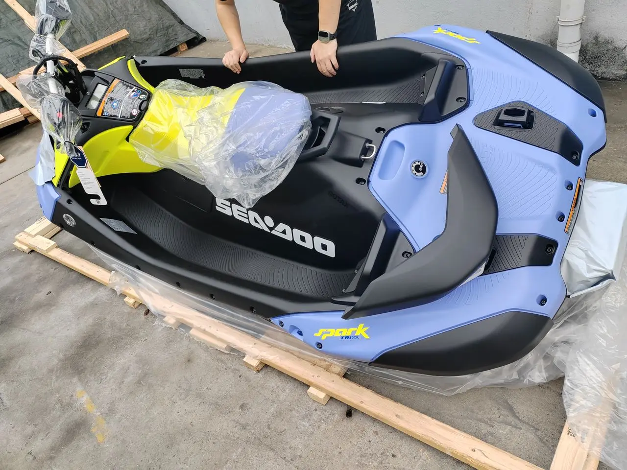 Brand New BRP Spark Trixx Sea-Doo Motor Boat Engine Good Price on Bombardier Trixx Motor Boat