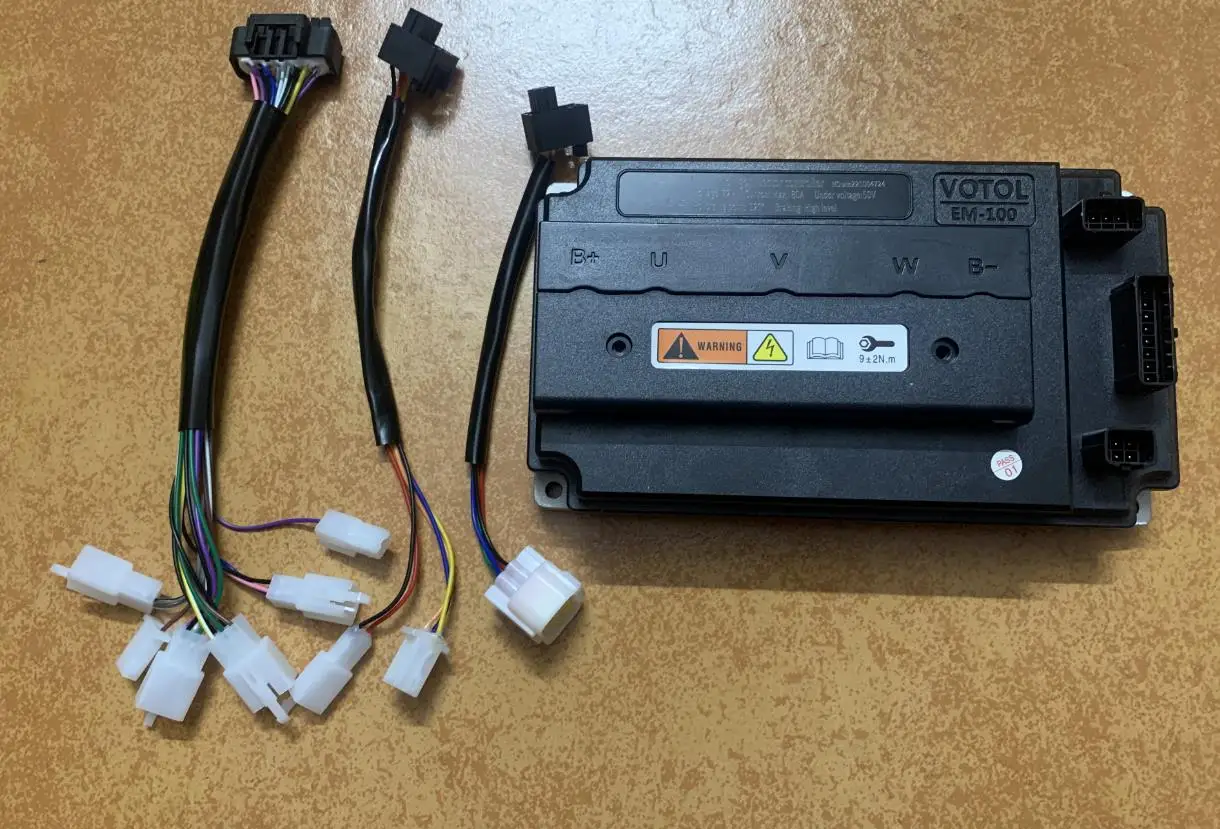Лидер продаж программируемый бесщеточный контроллер двигателя Votol EM100S 130A DC для электрического скутера