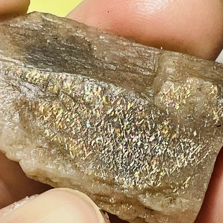 Wholesale natural rough grid Sunstone rainbow Quartz Crystal Gemstone Raw black sunstone for healing stone