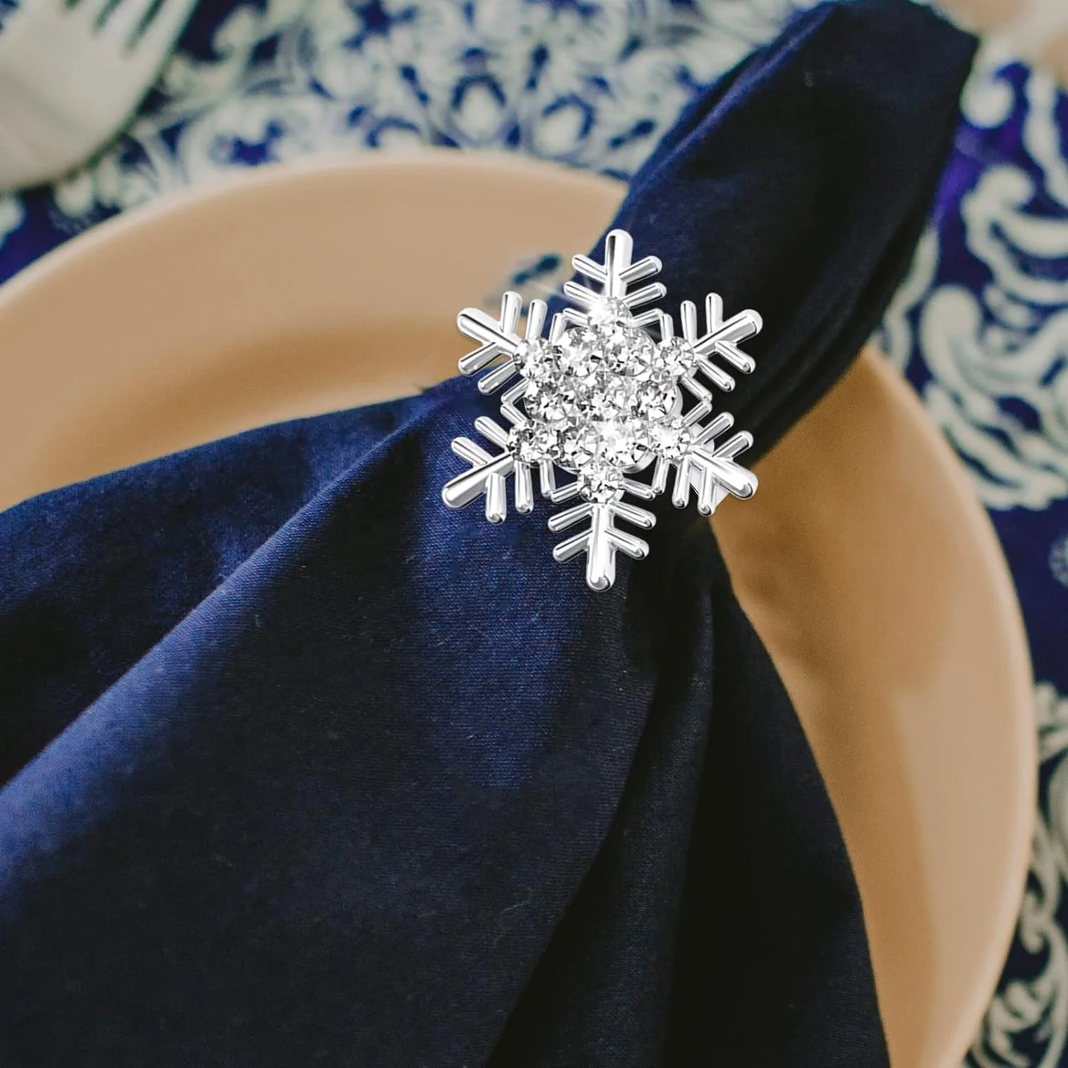 2024 Kitchen Tabletop Decoration Accessories Metal Snowflake Christmas Napkin Rings Table Napkins Decor