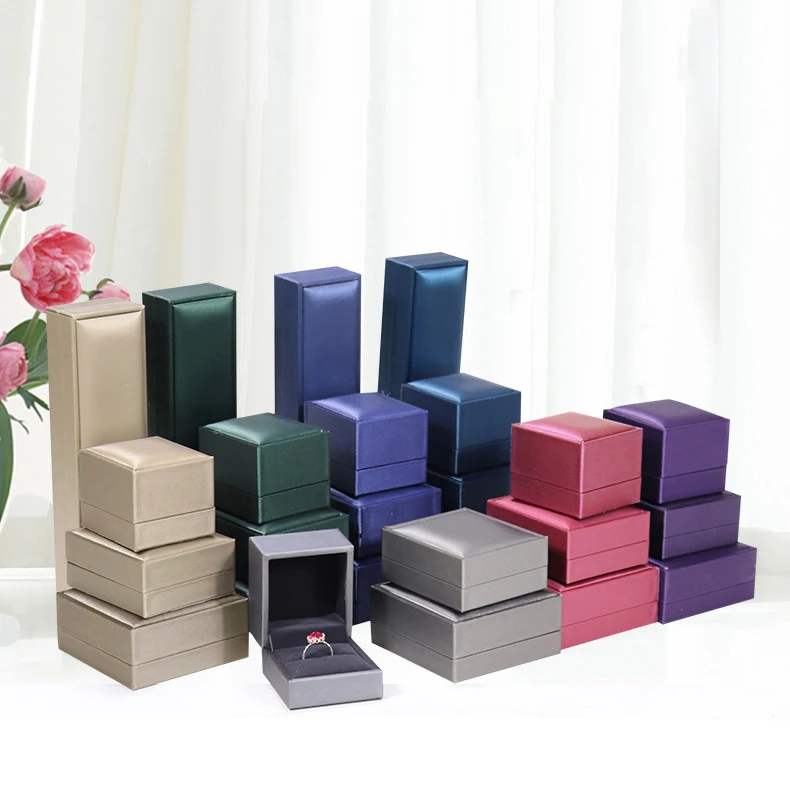 Wholesale PU Leather Jewelry Box for Women Customized Luxury Stylish and Functional Decorative Jewelry Box Organizer