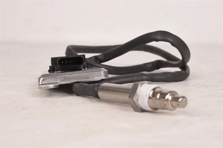 WENSIO Auto Parts 24V Engine Spare Parts 5801754014 5WK96775A Nitrogen Oxygen Nox Sensor For Iveco  Euro 6