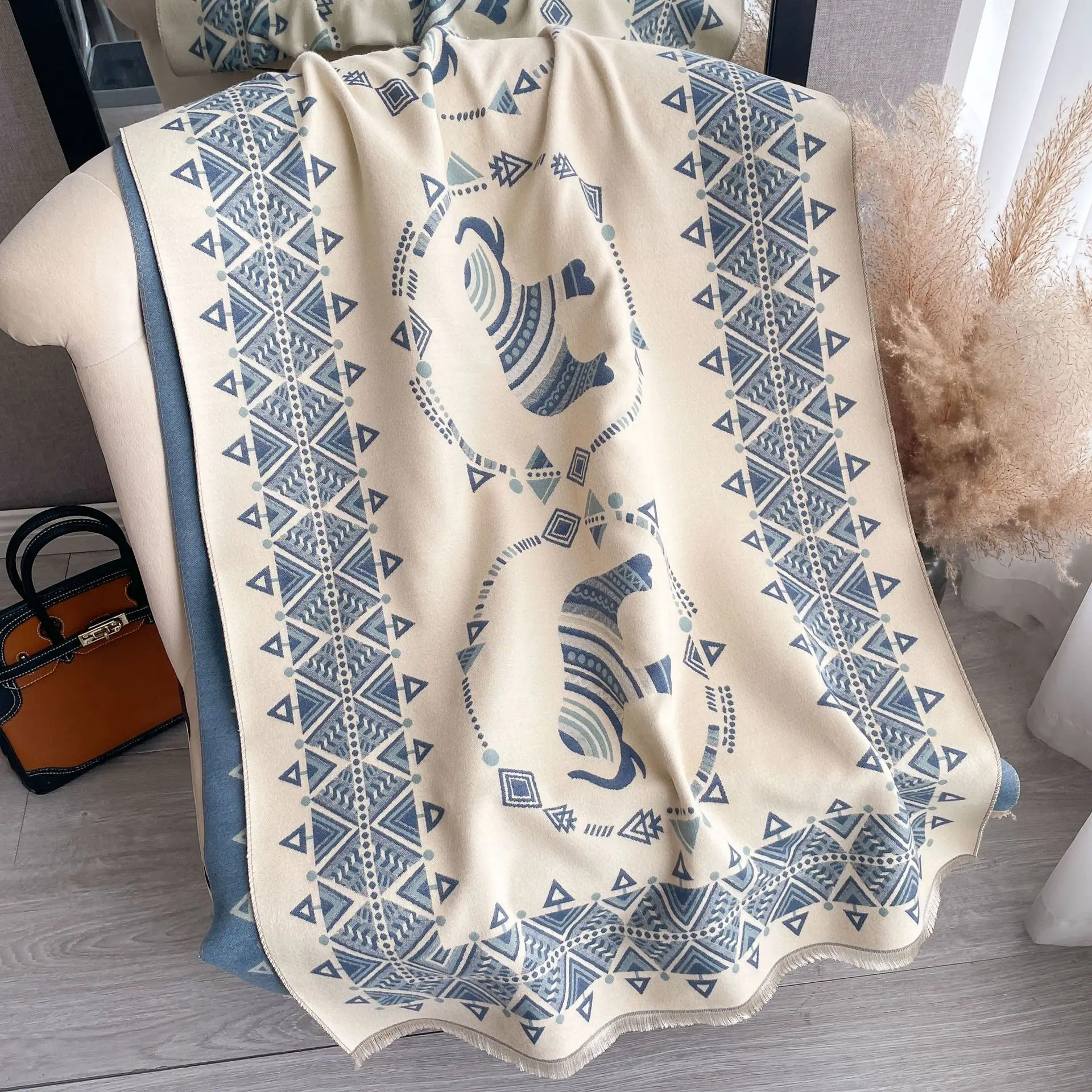Brand Designer Poncho Winter Double Sided Cashmere Scarf Shawl Flower Pashmina Scarf Factory Price Luxury Yiwu Women Adult 400g