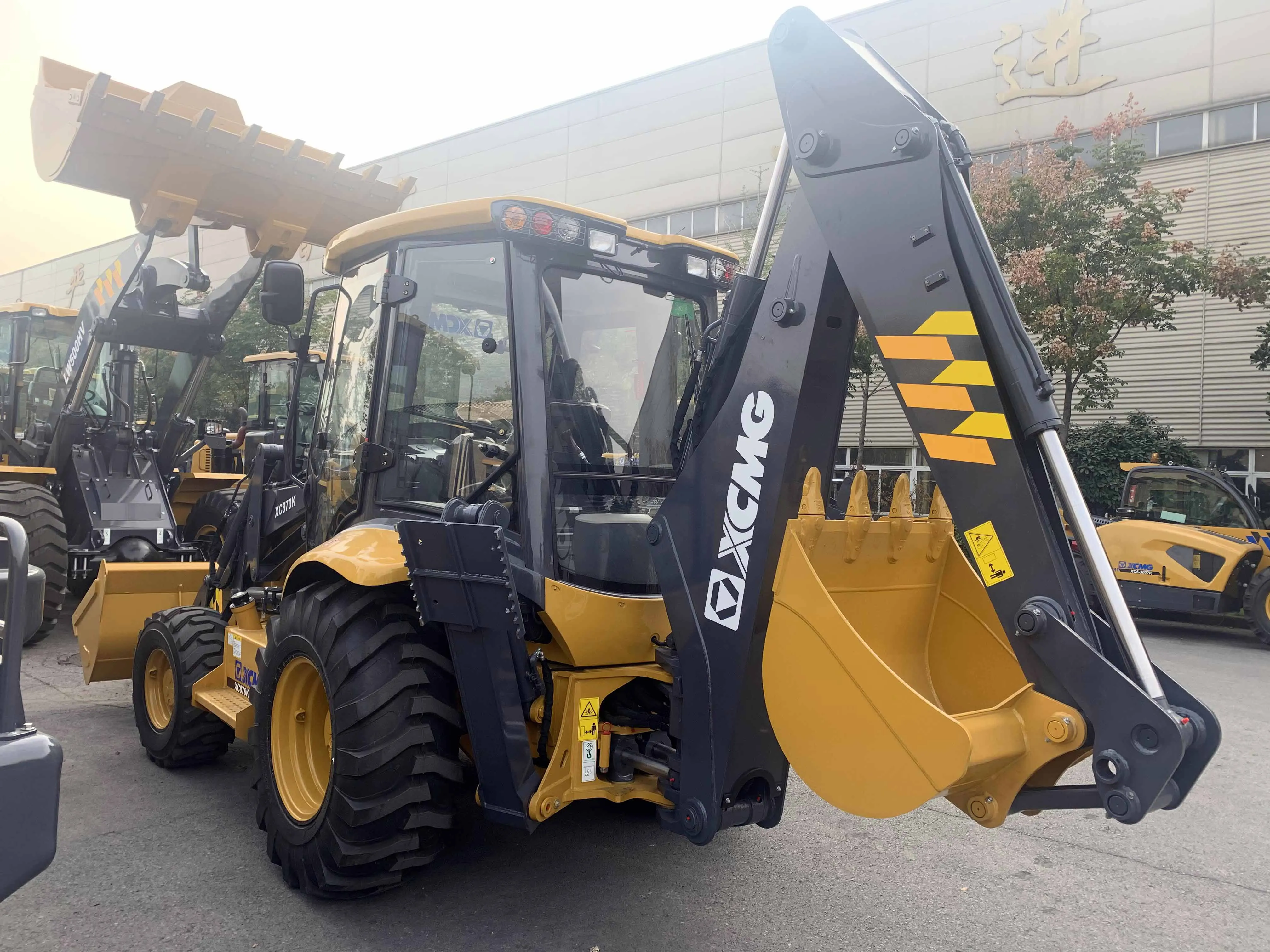 XCMG official XC870K front end loader 2.5t backhoe excavator loader mini digger